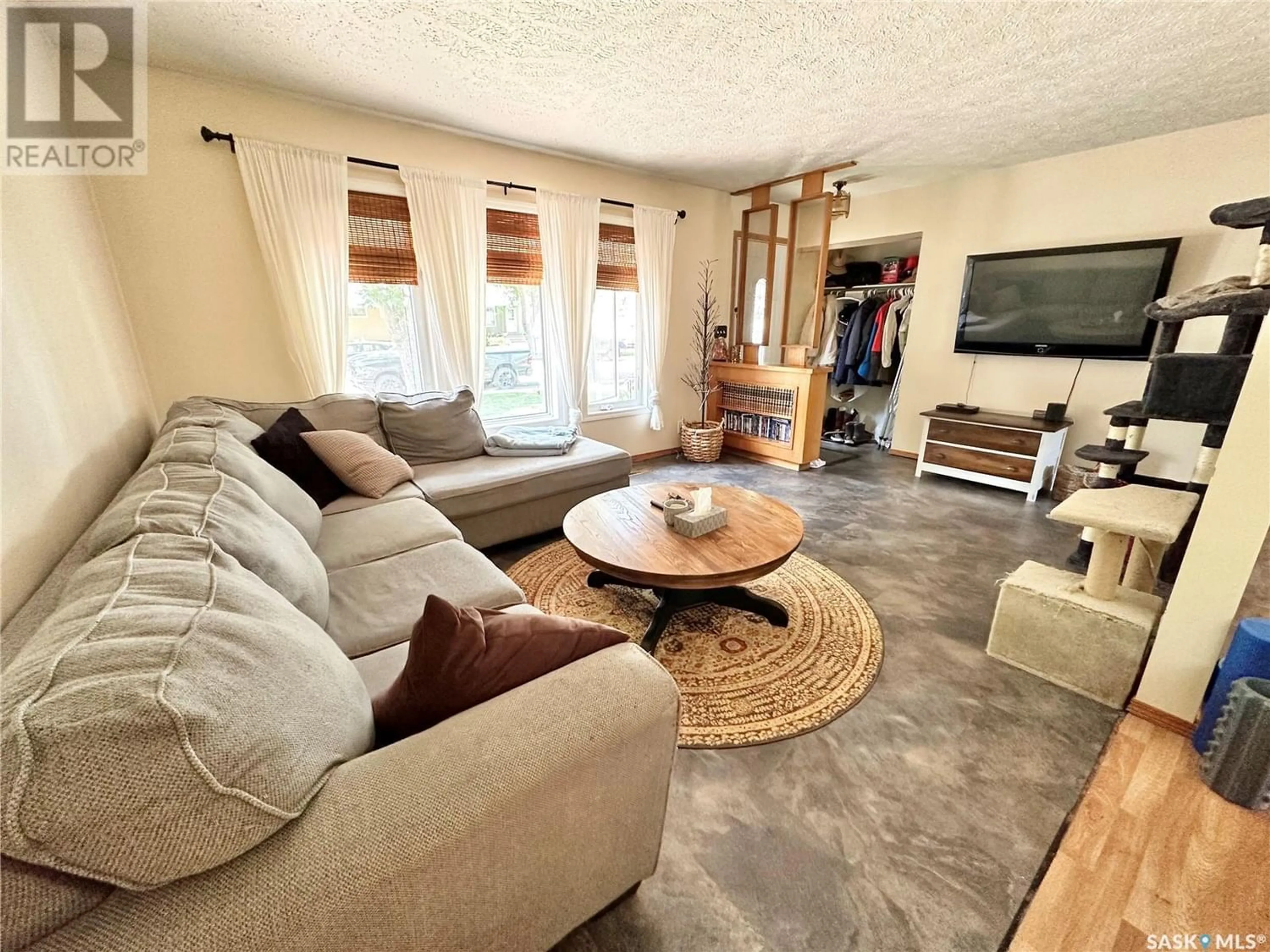 Living room for 139 Ash DRIVE, Weyburn Saskatchewan S4H0S3