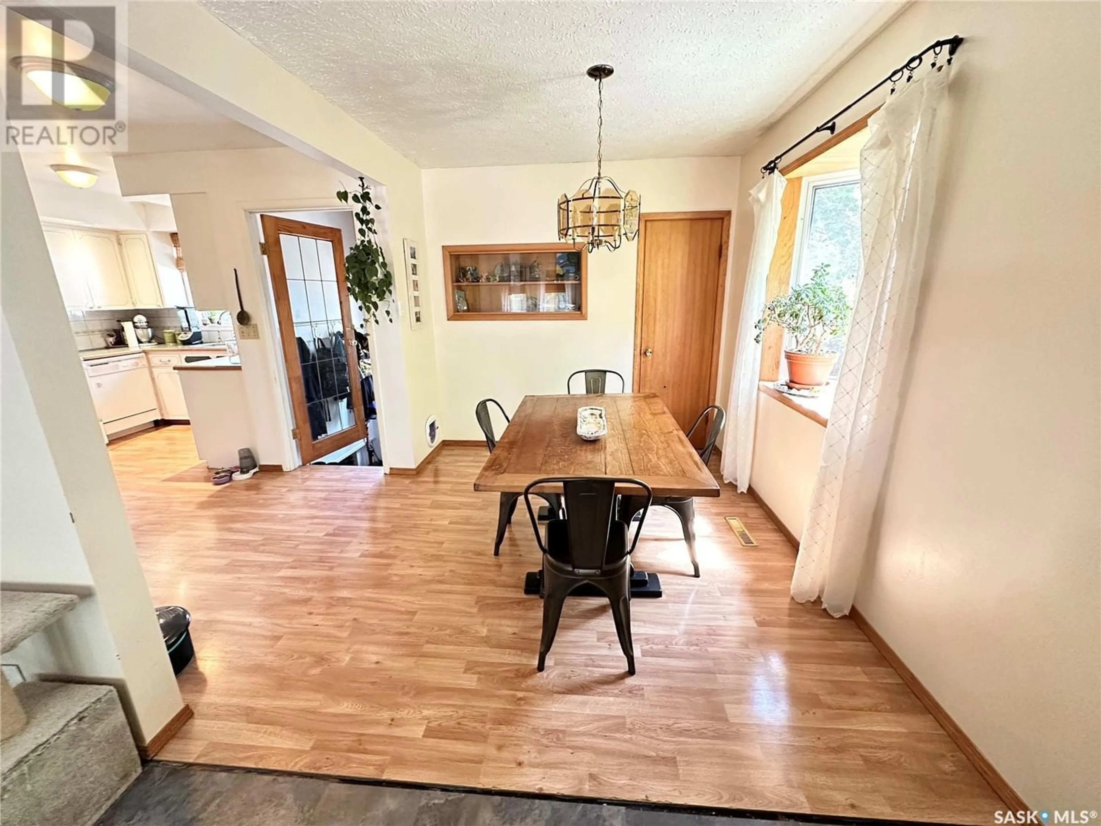 Dining room for 139 Ash DRIVE, Weyburn Saskatchewan S4H0S3