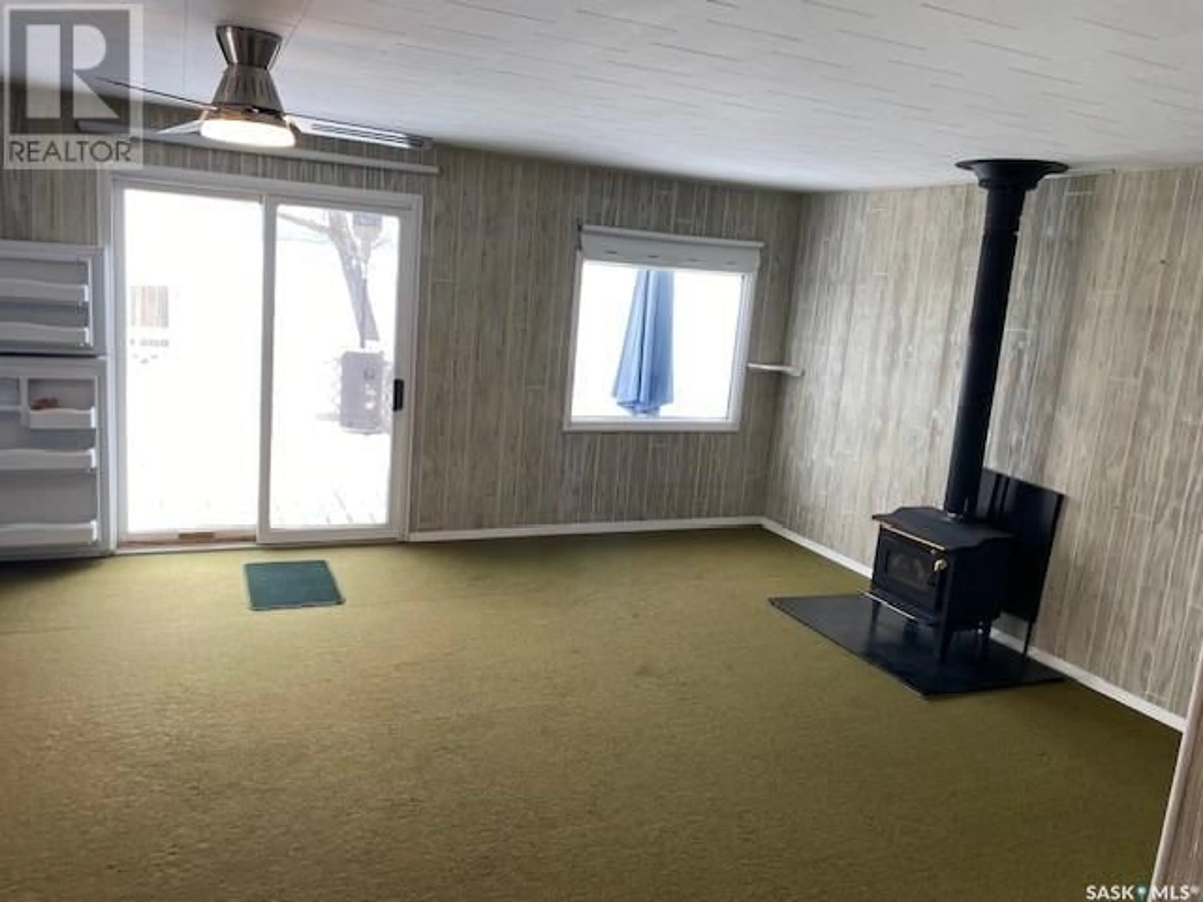 A pic of a room for 682 Aqualane AVENUE, Aquadeo Saskatchewan S0M0L0