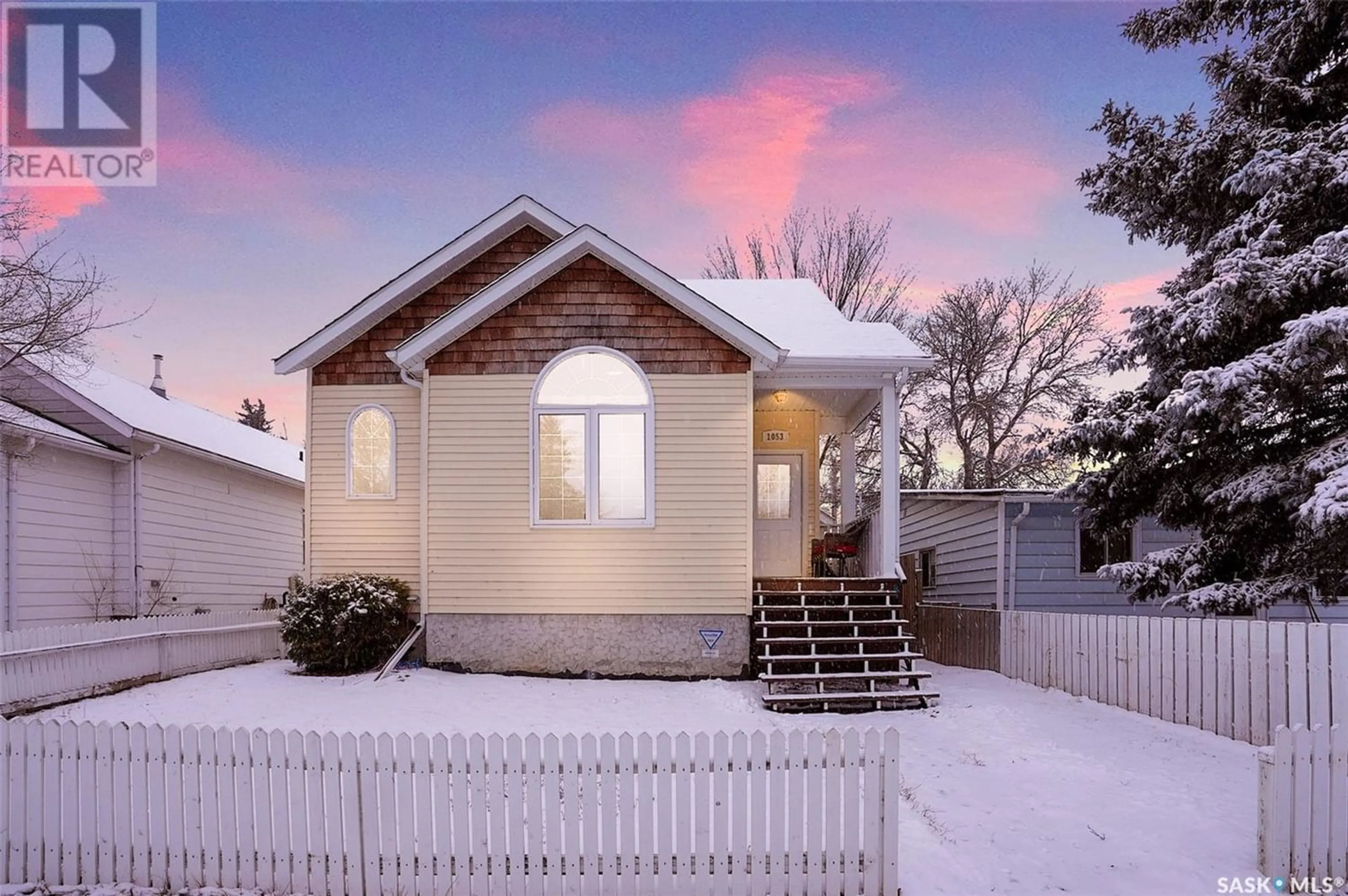 Frontside or backside of a home for 1053 Iroquois STREET W, Moose Jaw Saskatchewan S6H5B7