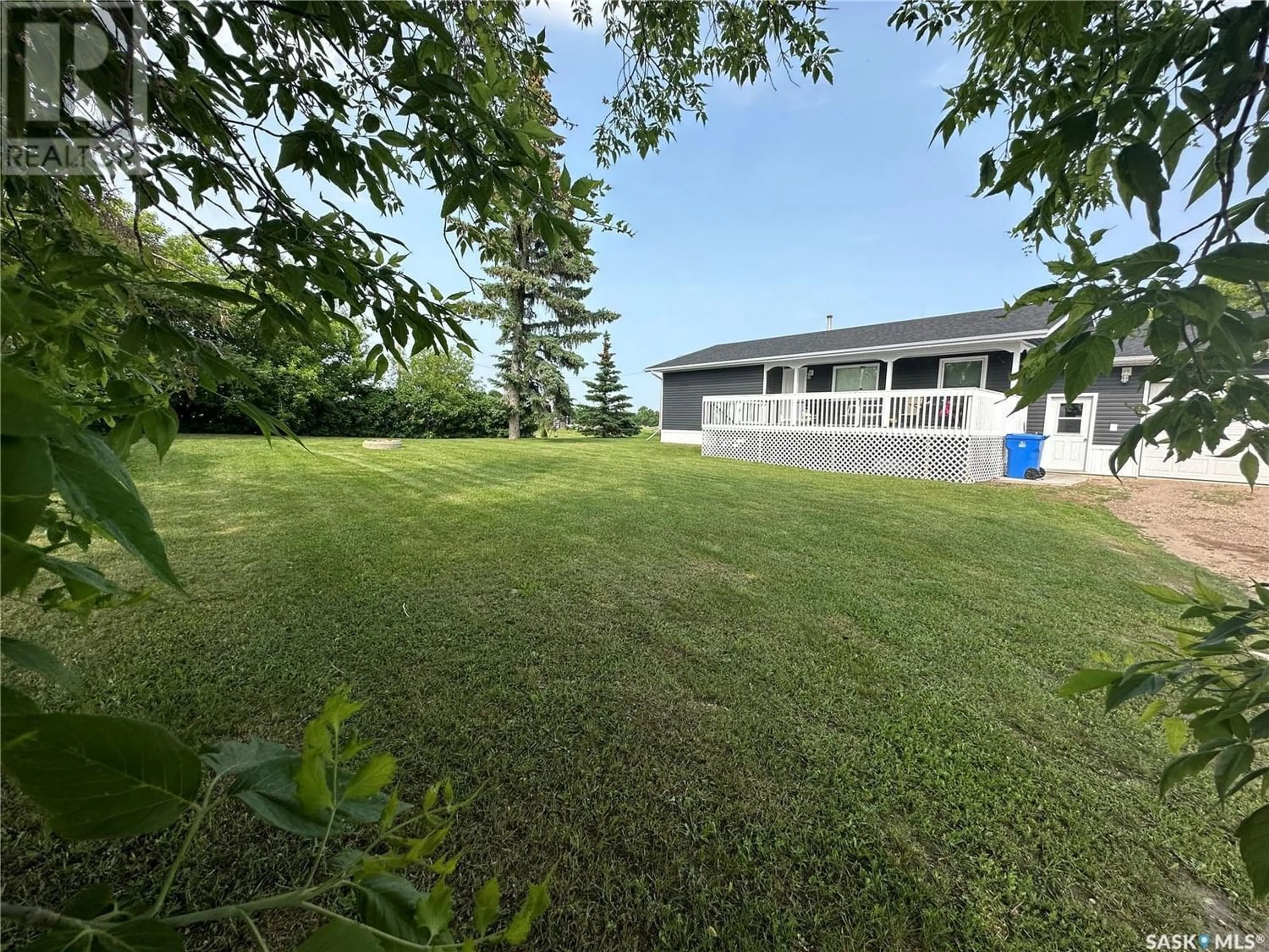 Fenced yard for 314 Railway AVENUE, Carnduff Saskatchewan S0C0S0