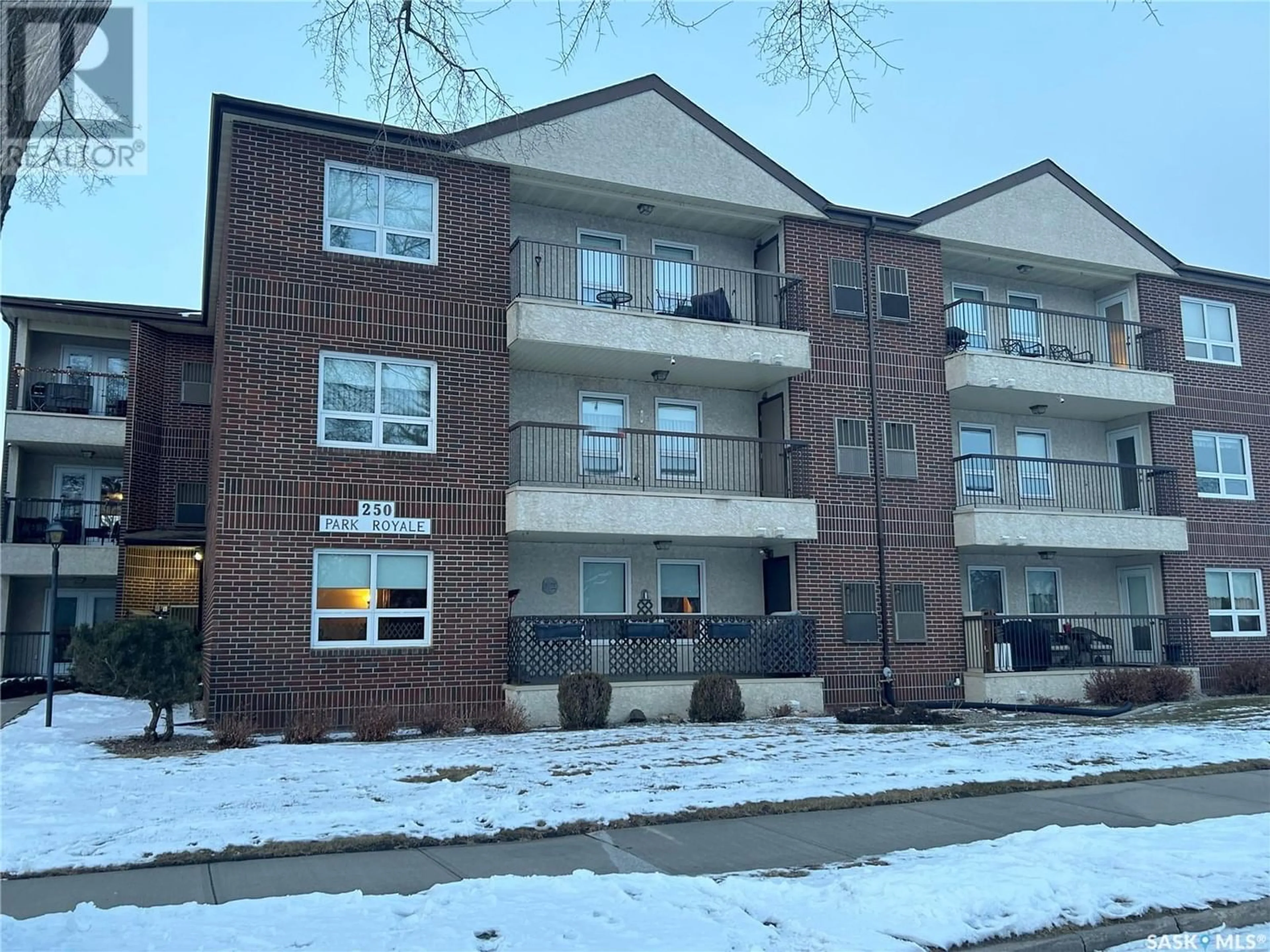 A pic from exterior of the house or condo for 101 250 Athabasca STREET E, Moose Jaw Saskatchewan S6H0L5