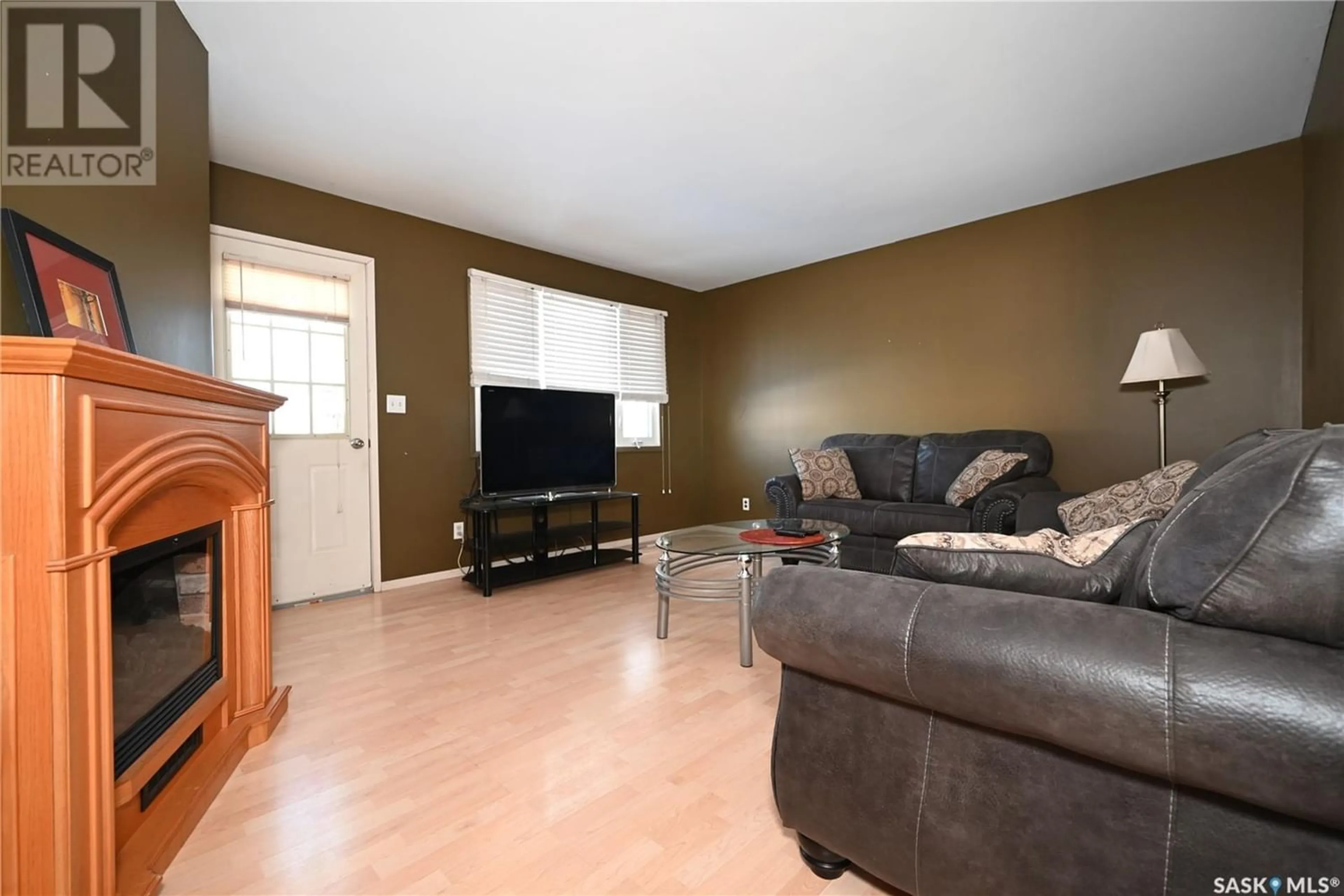 Living room for 124 Perry CRESCENT, Estevan Saskatchewan S4A0B5