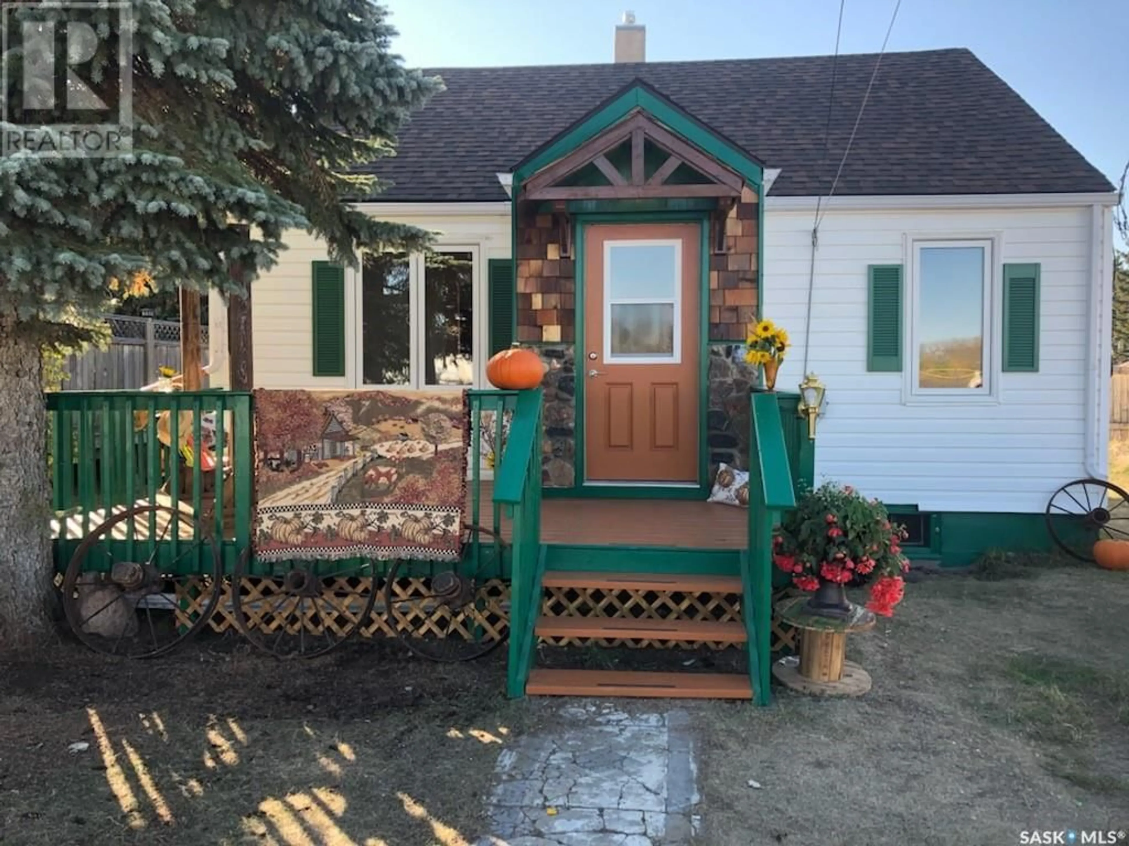 Cottage for 250 Morley STREET, Kisbey Saskatchewan S0C0E1
