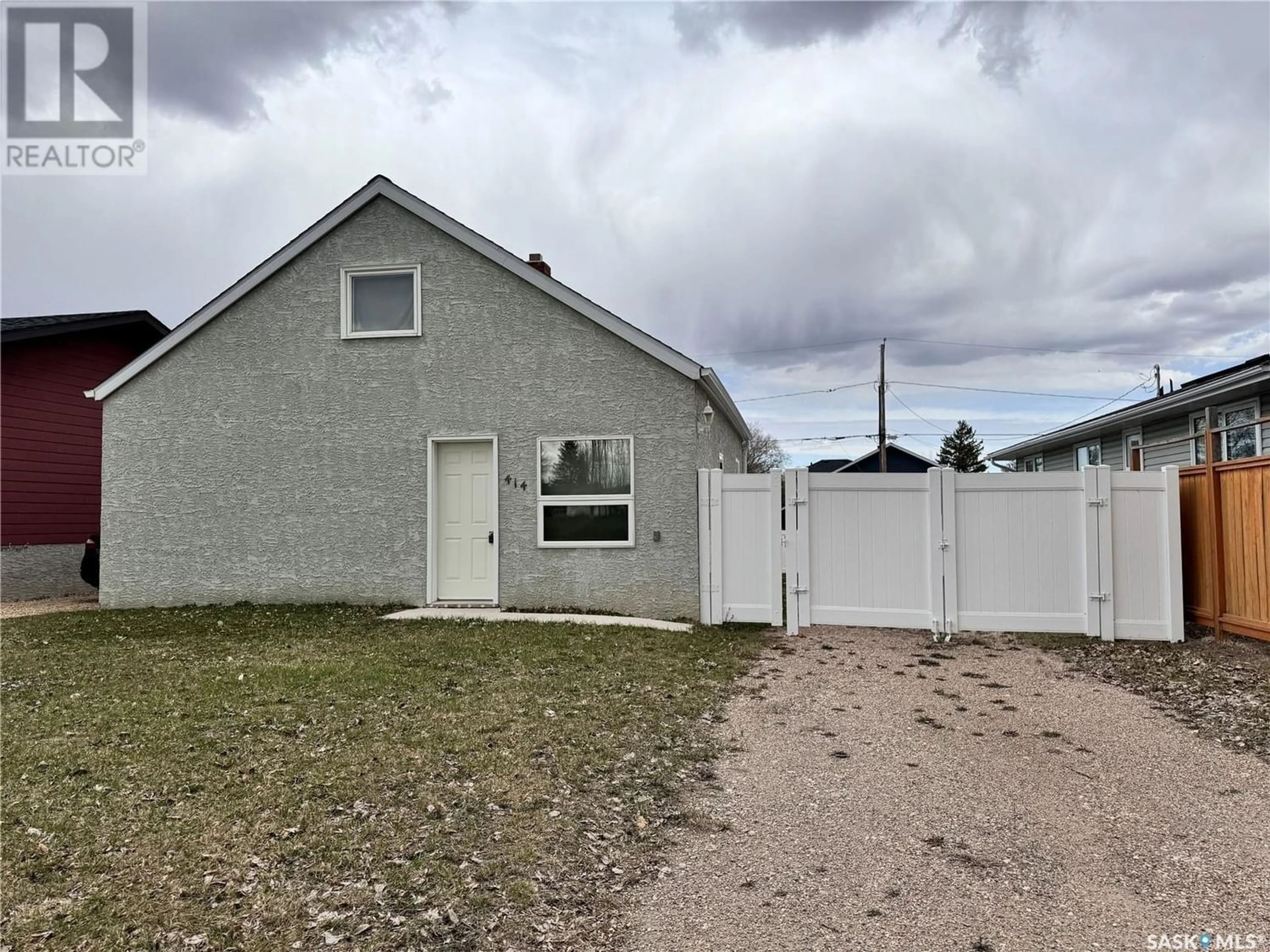 Home with unknown exterior material for 414 6th STREET E, Wynyard Saskatchewan S0A4T0