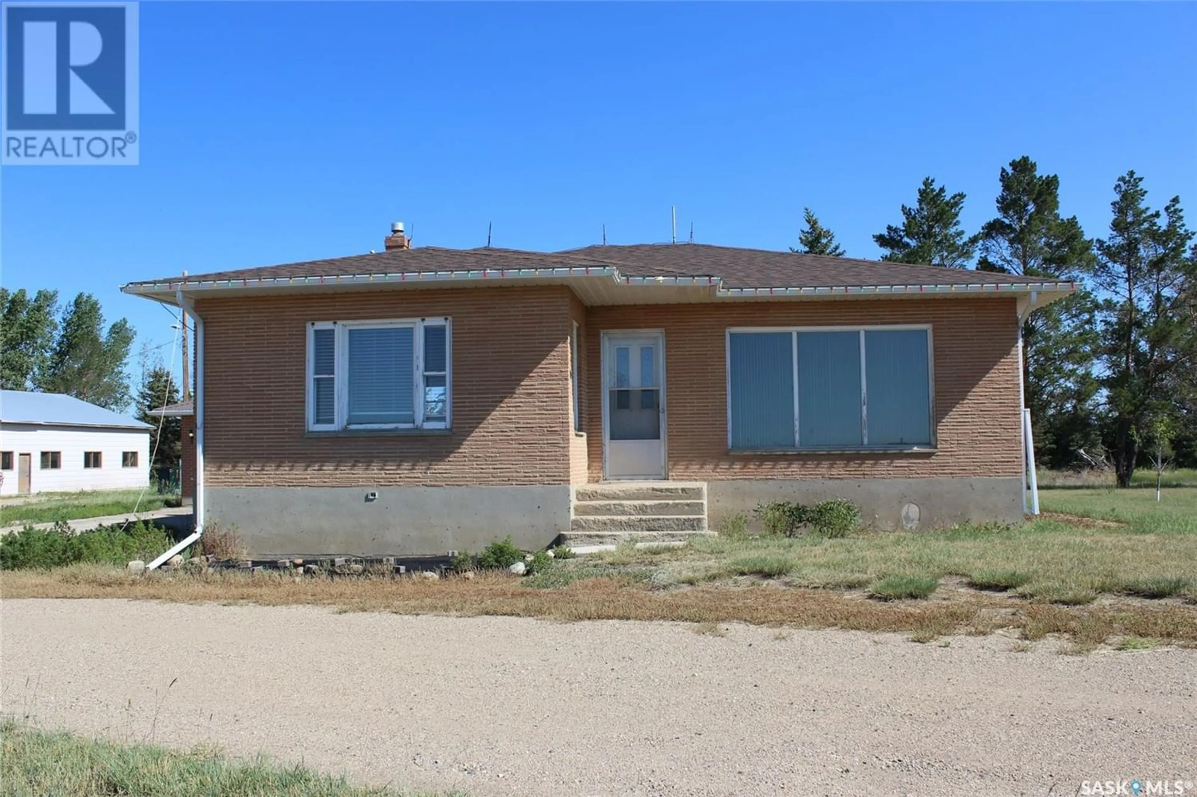 Frontside or backside of a home for SE 13-11-05 W3, Gravelbourg Rm No. 104 Saskatchewan S0H1X0