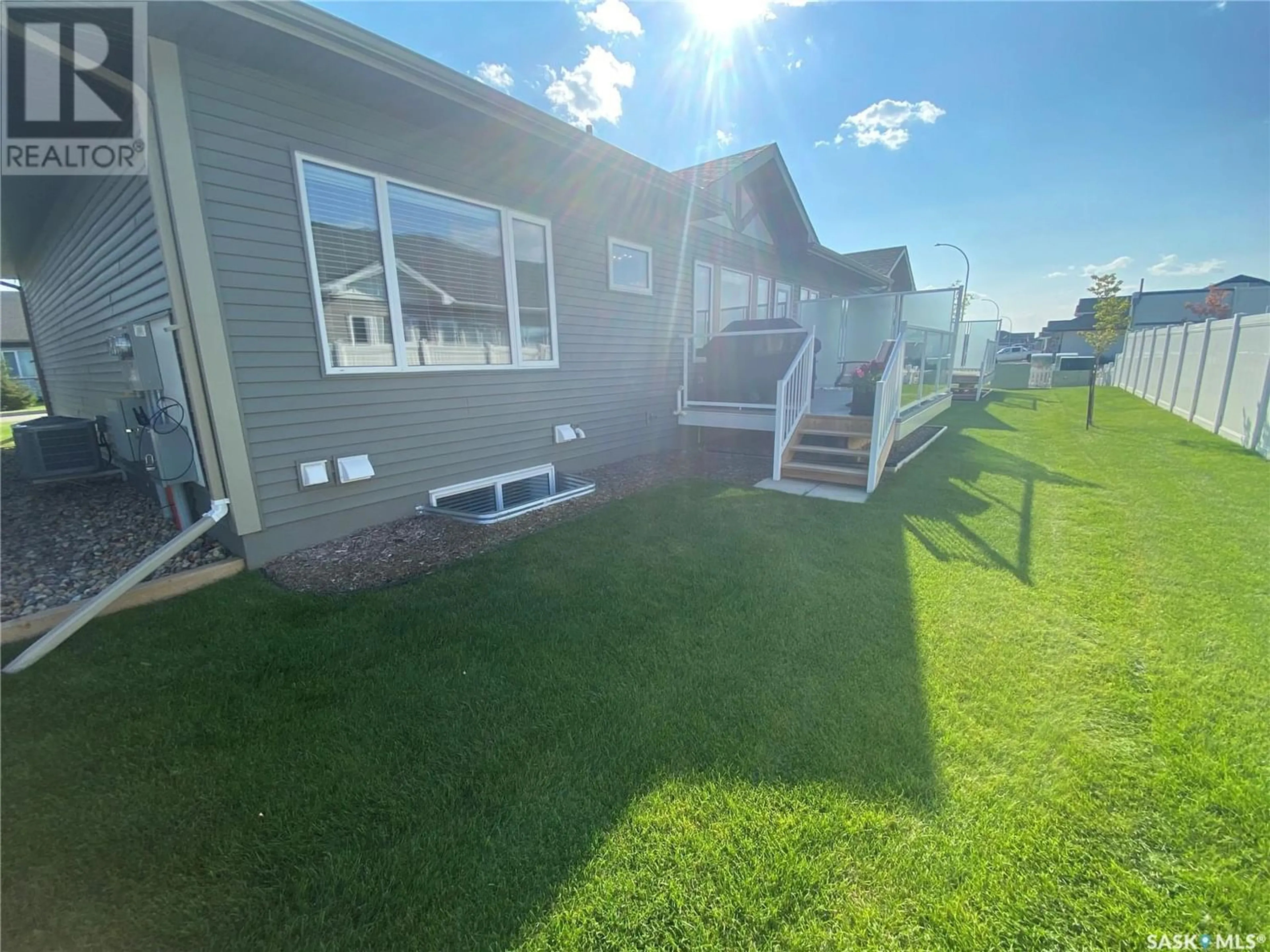 Patio for 17 435 Palmer CRESCENT, Warman Saskatchewan S0K4S1