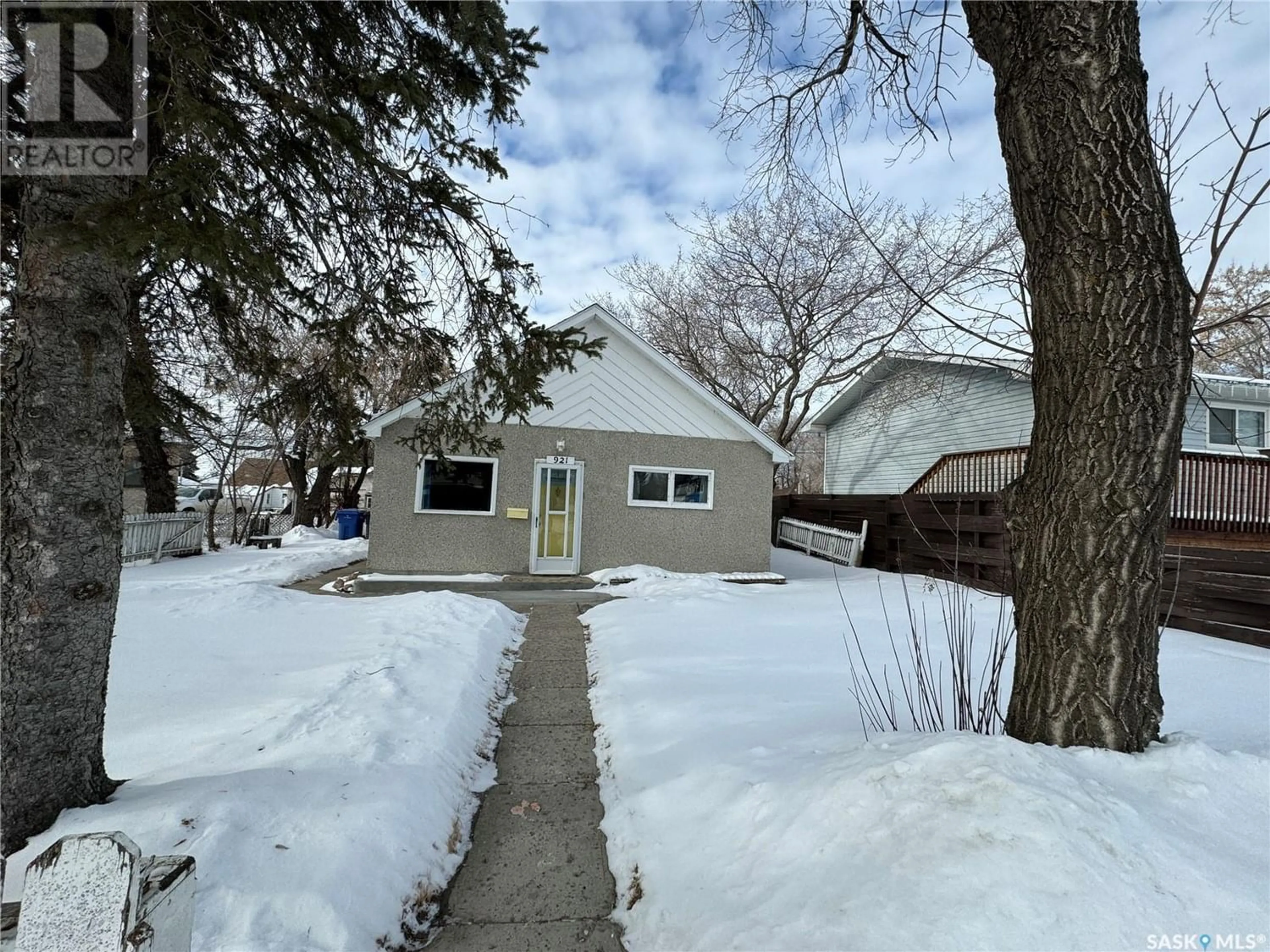 Frontside or backside of a home for 921 107th STREET, North Battleford Saskatchewan S9A1Y8