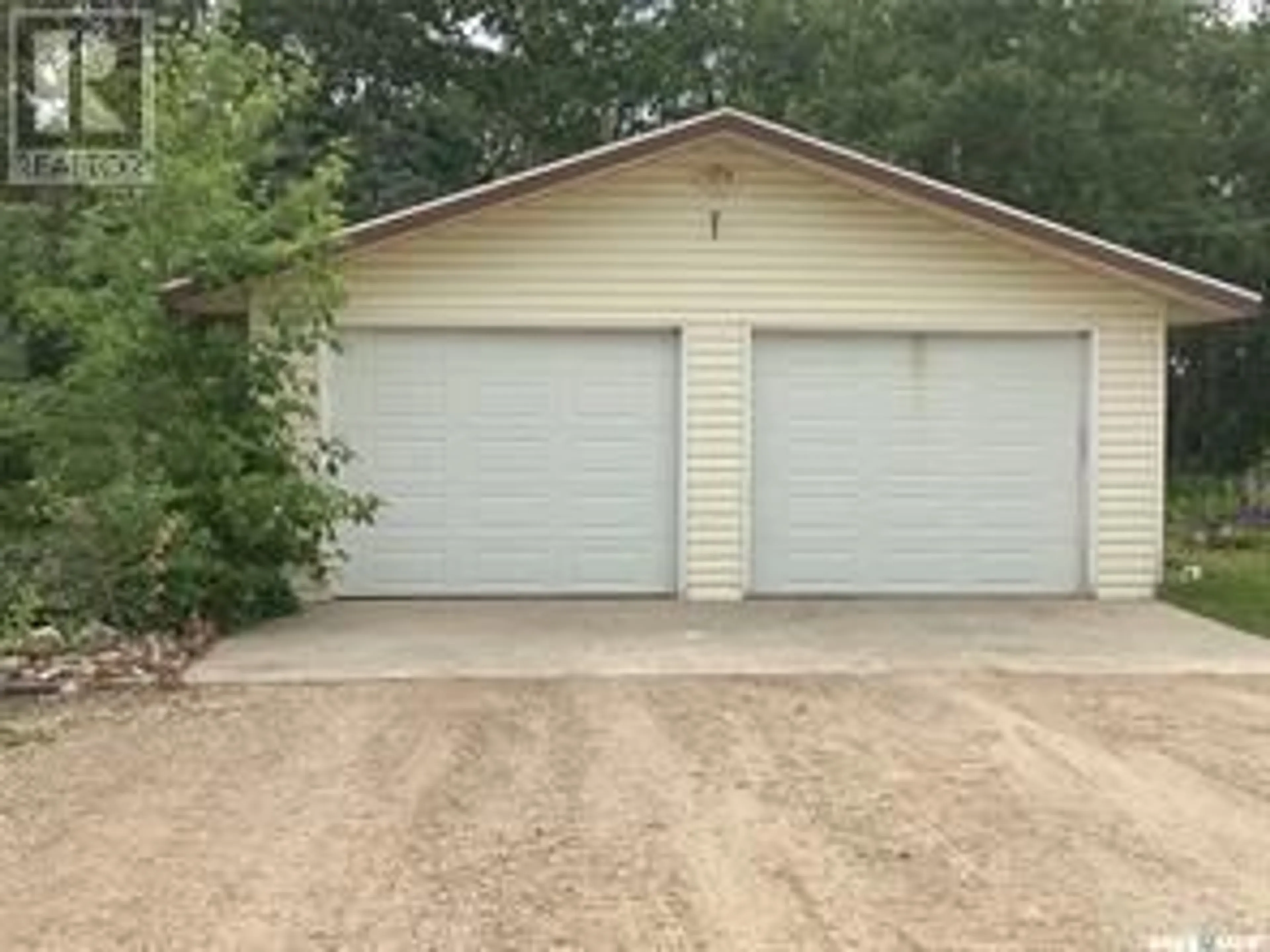 Indoor garage for 321 3rd STREET, St. Brieux Saskatchewan S0K3V0