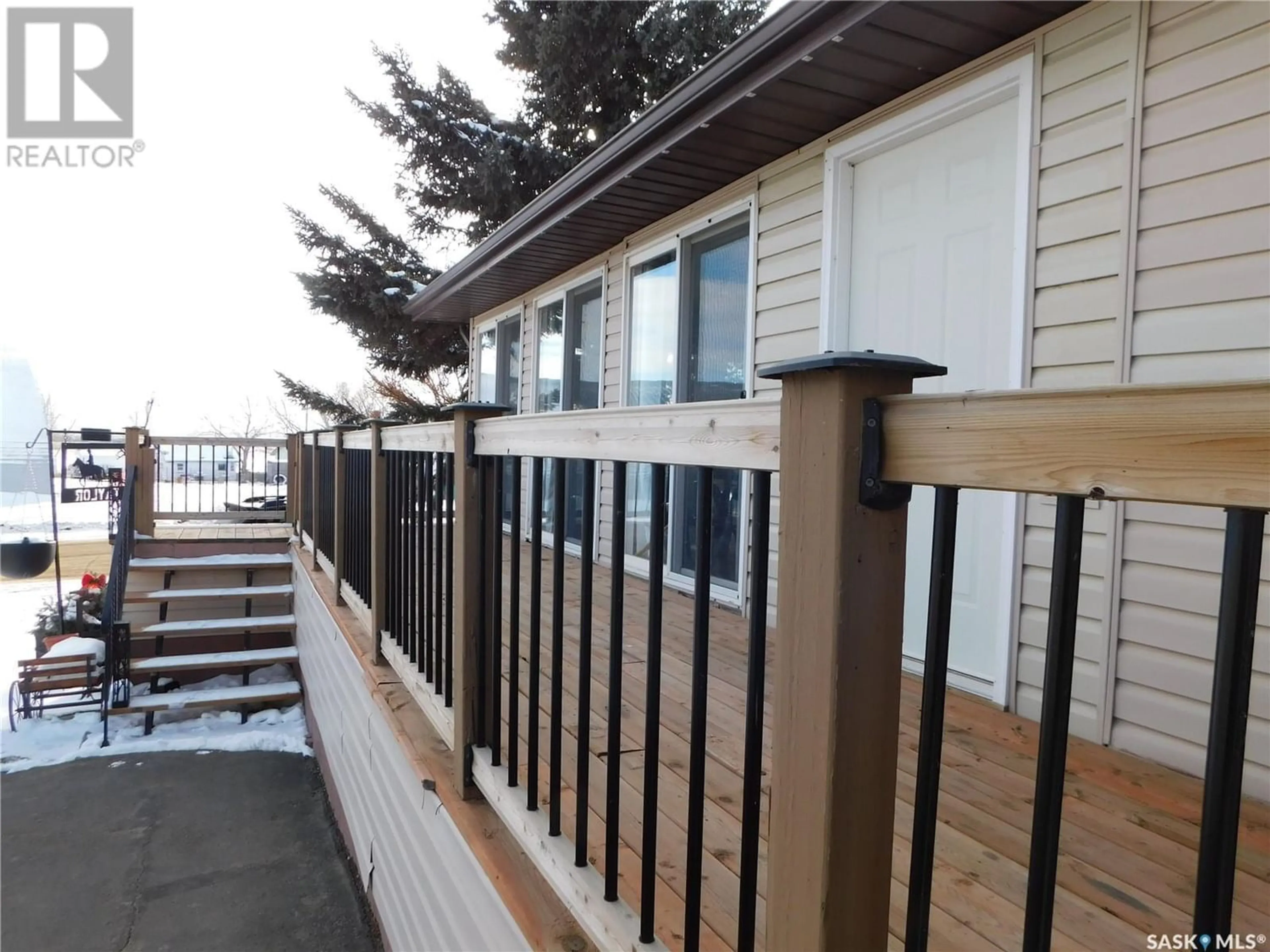 Balcony in the apartment for 316 Centre STREET, Coronach Saskatchewan S0H0Z0