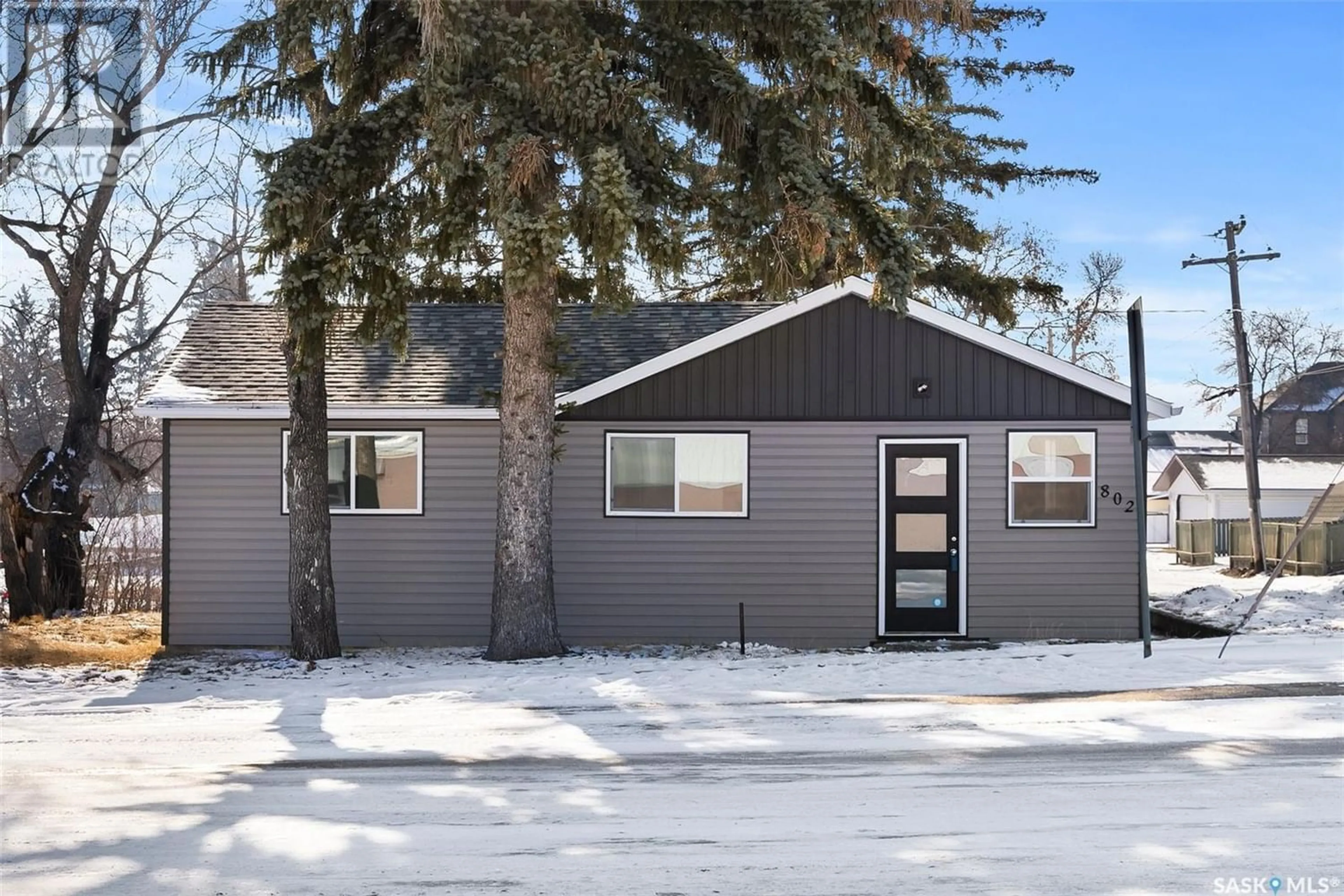 A pic from exterior of the house or condo for 802 4th AVENUE, Raymore Saskatchewan S4N3Y7