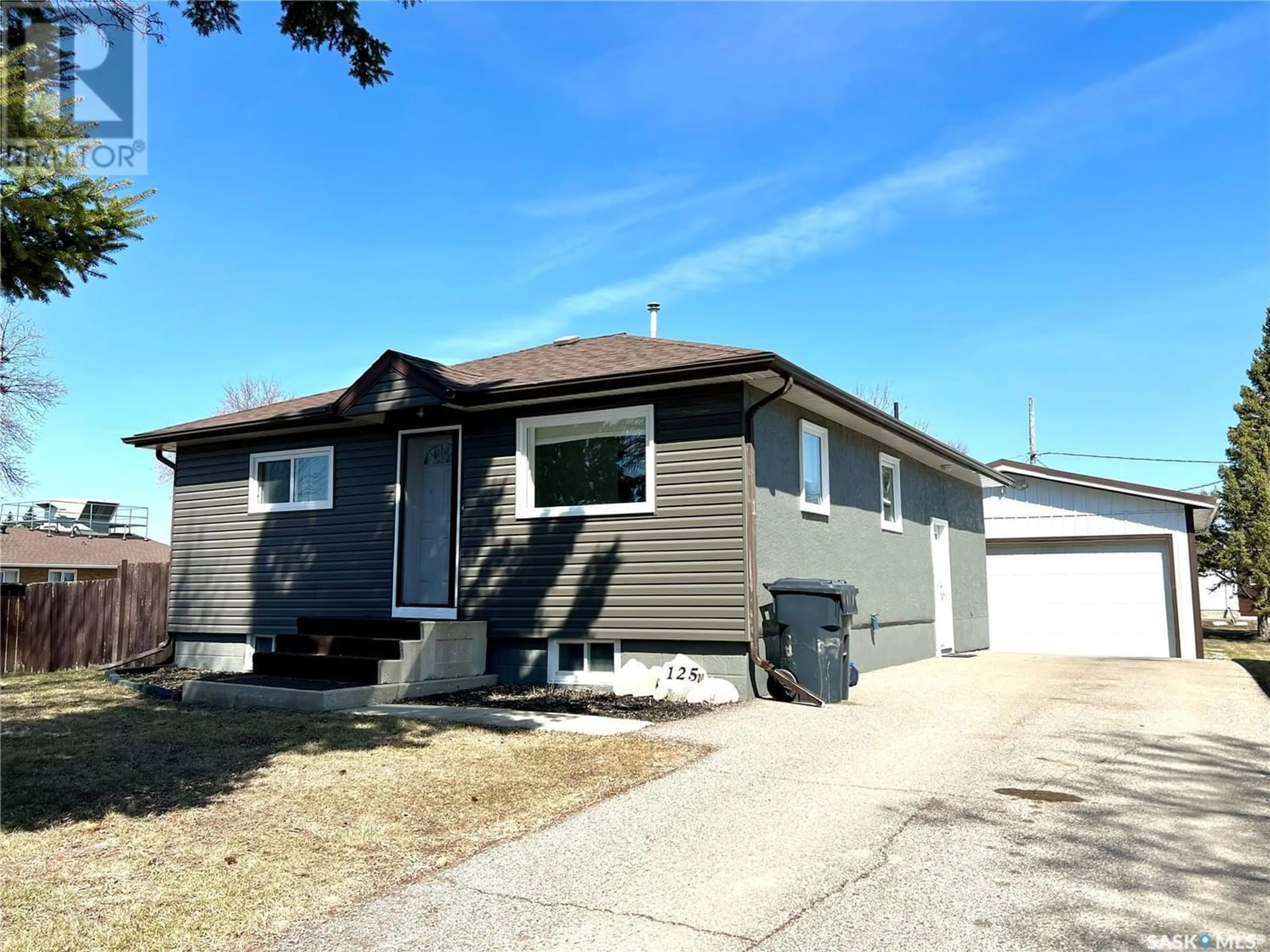 Frontside or backside of a home for 125 Henderson STREET W, Yorkton Saskatchewan S3N0A7