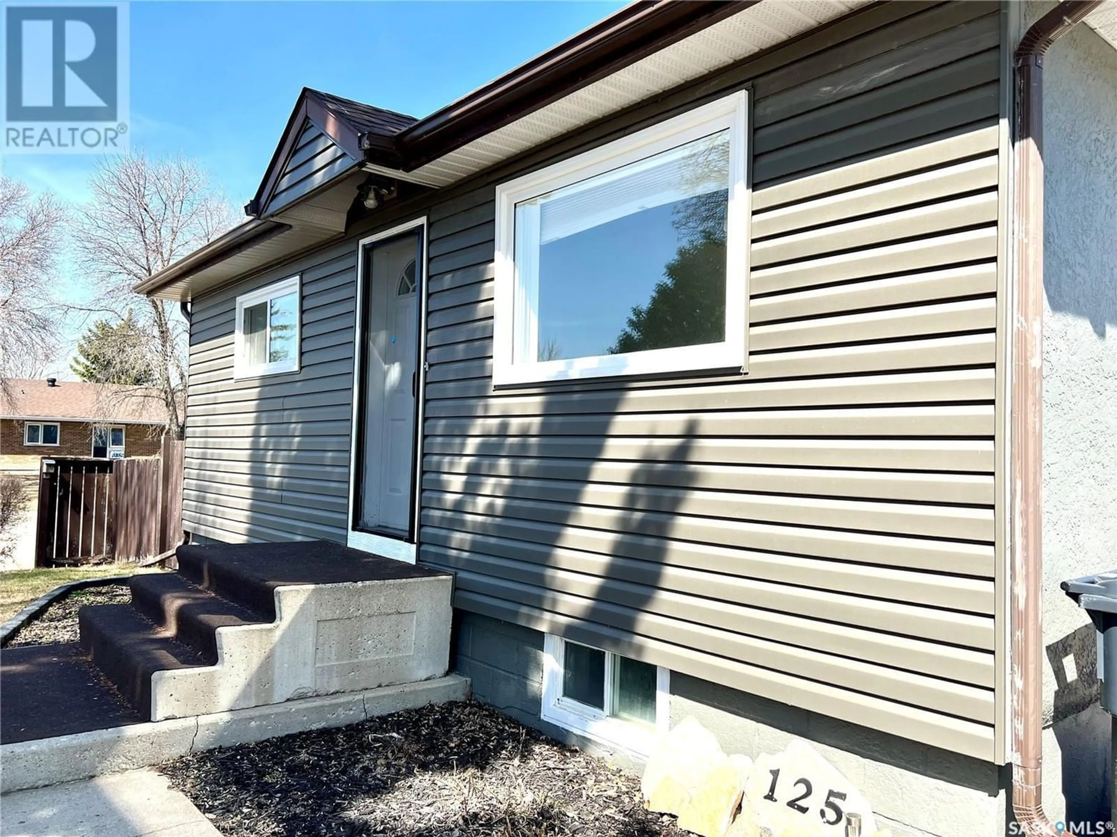 Frontside or backside of a home for 125 Henderson STREET W, Yorkton Saskatchewan S3N0A7