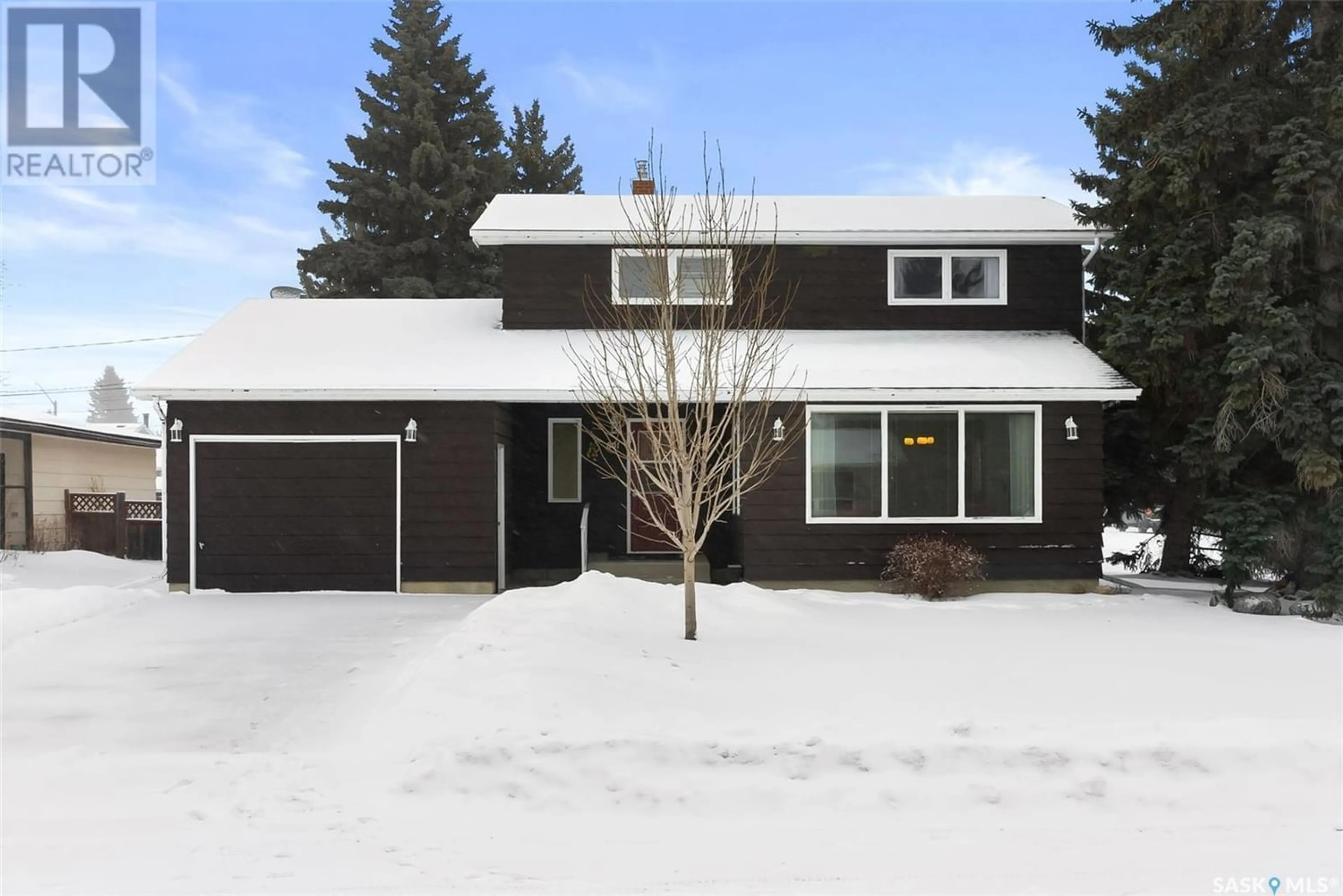 Home with vinyl exterior material for 801 Robison STREET, Indian Head Saskatchewan S0G2K0