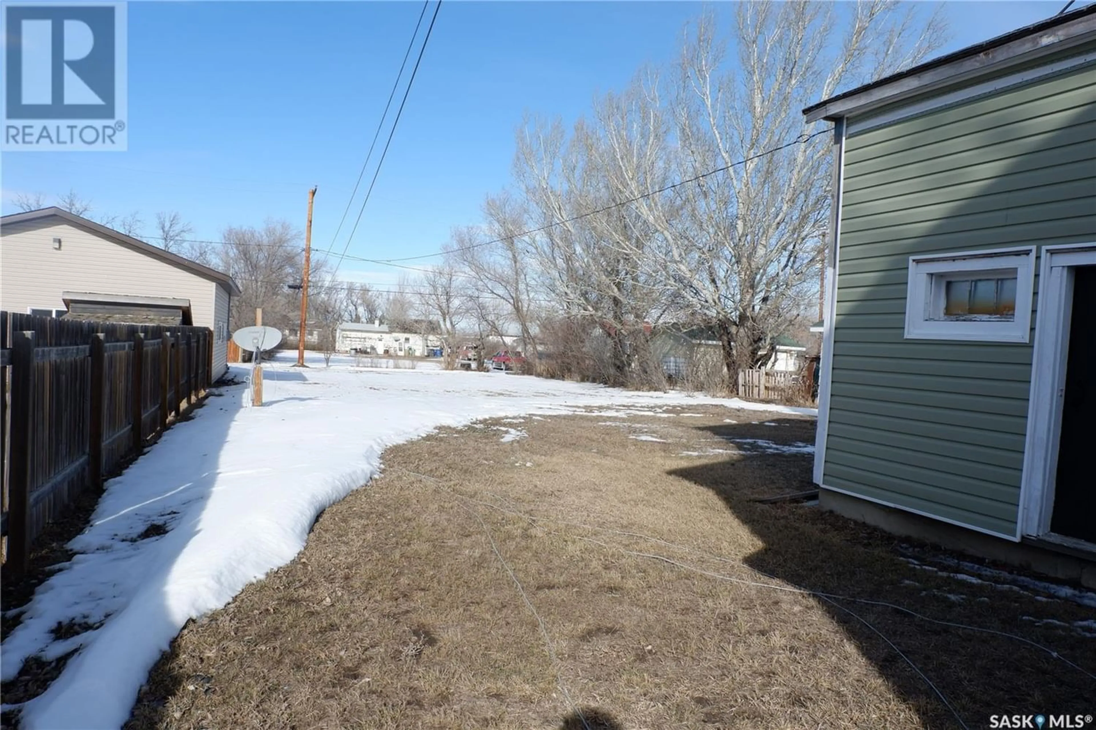 Home with unknown exterior material for 9 3rd STREET E, Willow Bunch Saskatchewan S0H4K0
