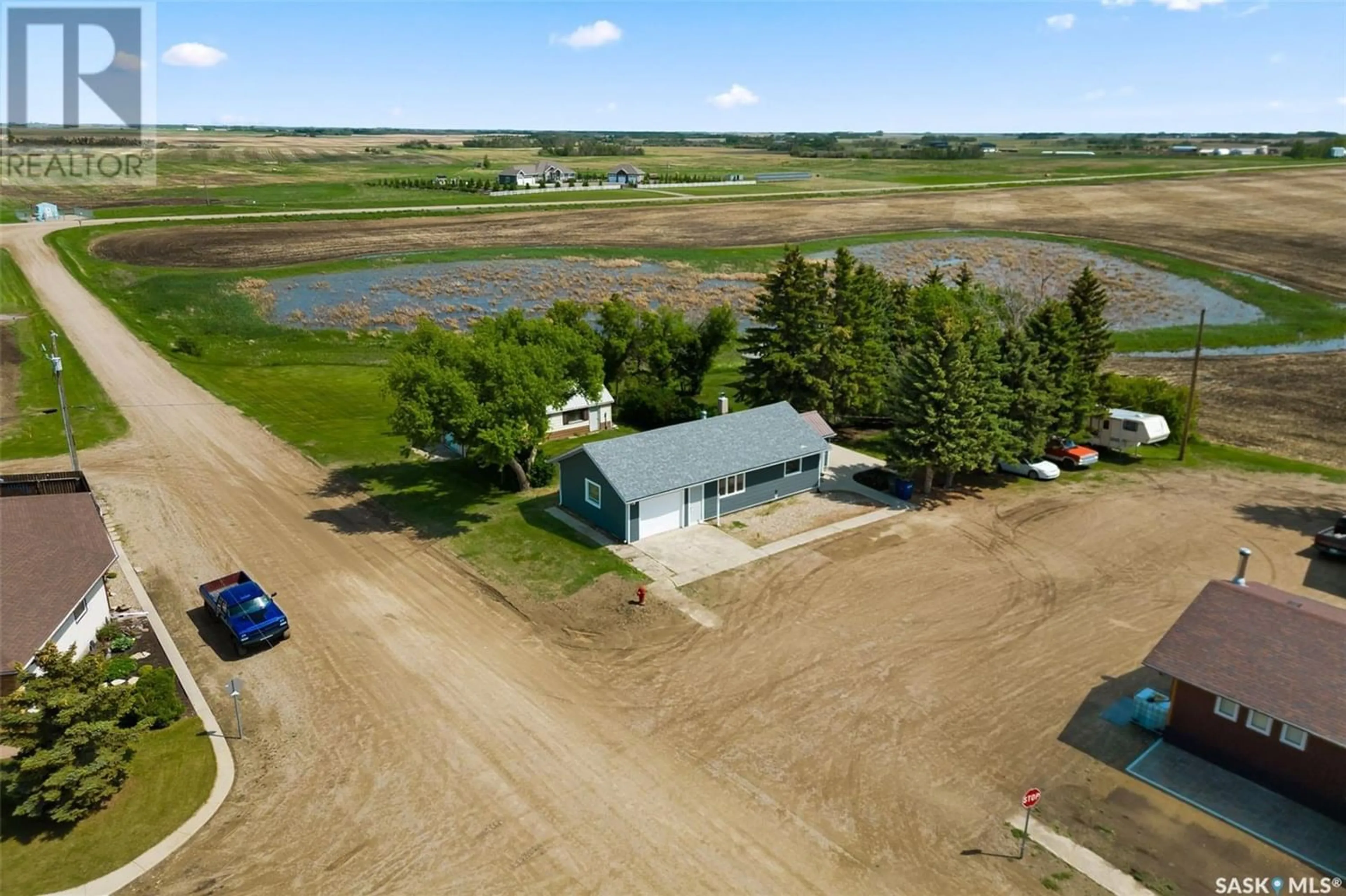 Fenced yard for 402 Blenkhorn STREET, Vibank Saskatchewan S0G4Y0