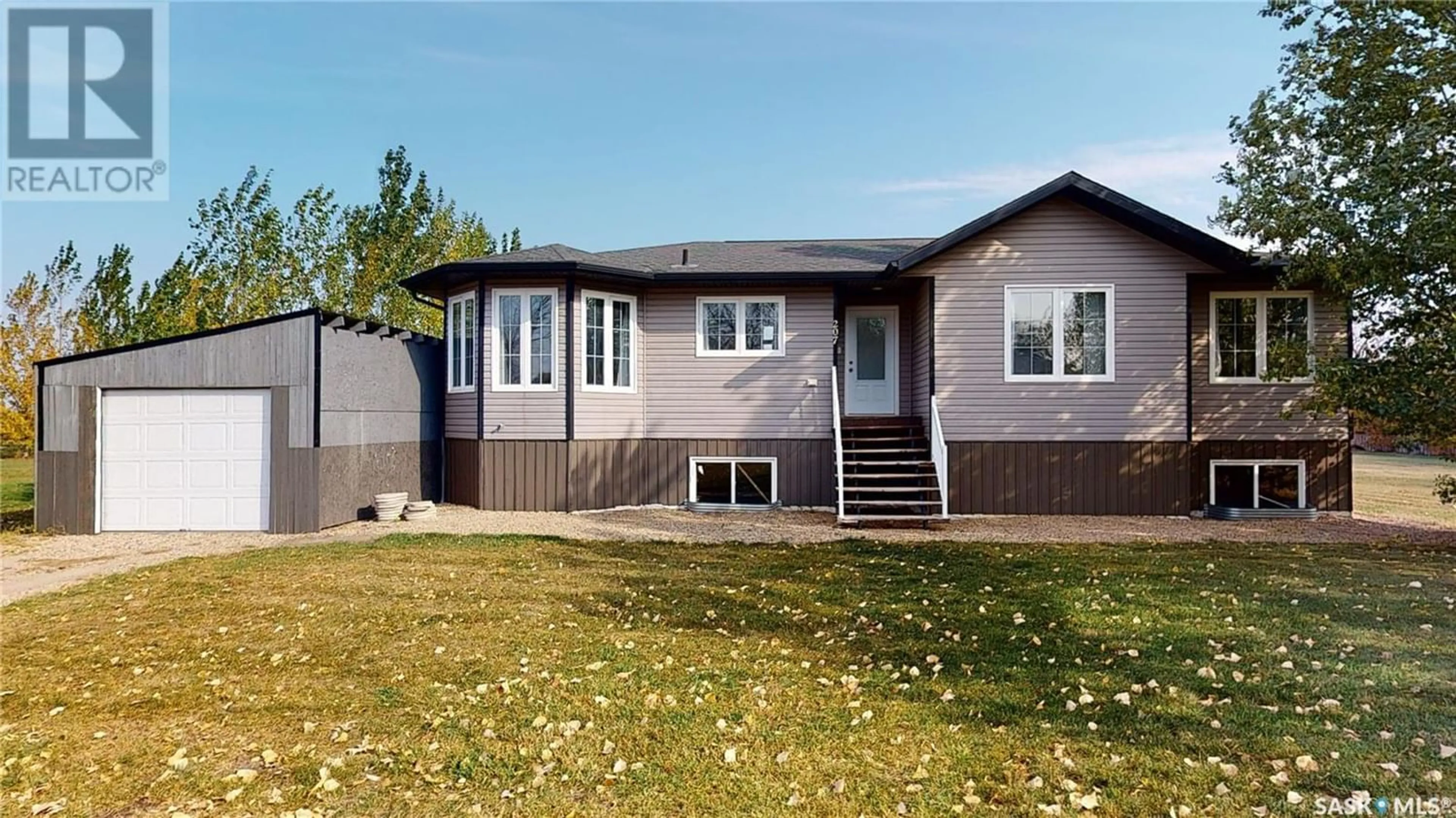 Home with vinyl exterior material for 207 1st STREET E, Alida Saskatchewan S0C0B0
