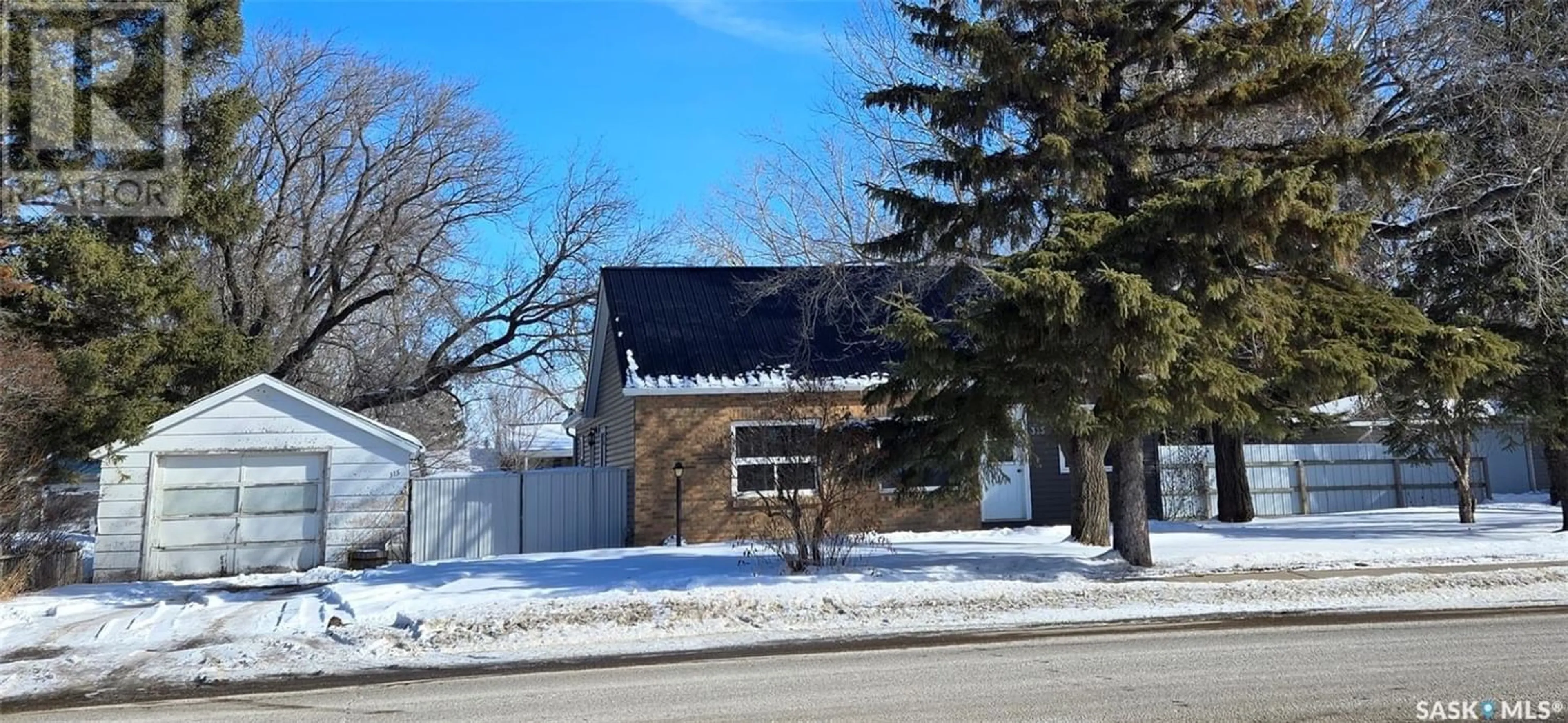 Home with unknown exterior material for 315 Government ROAD, Stoughton Saskatchewan S0G4T0