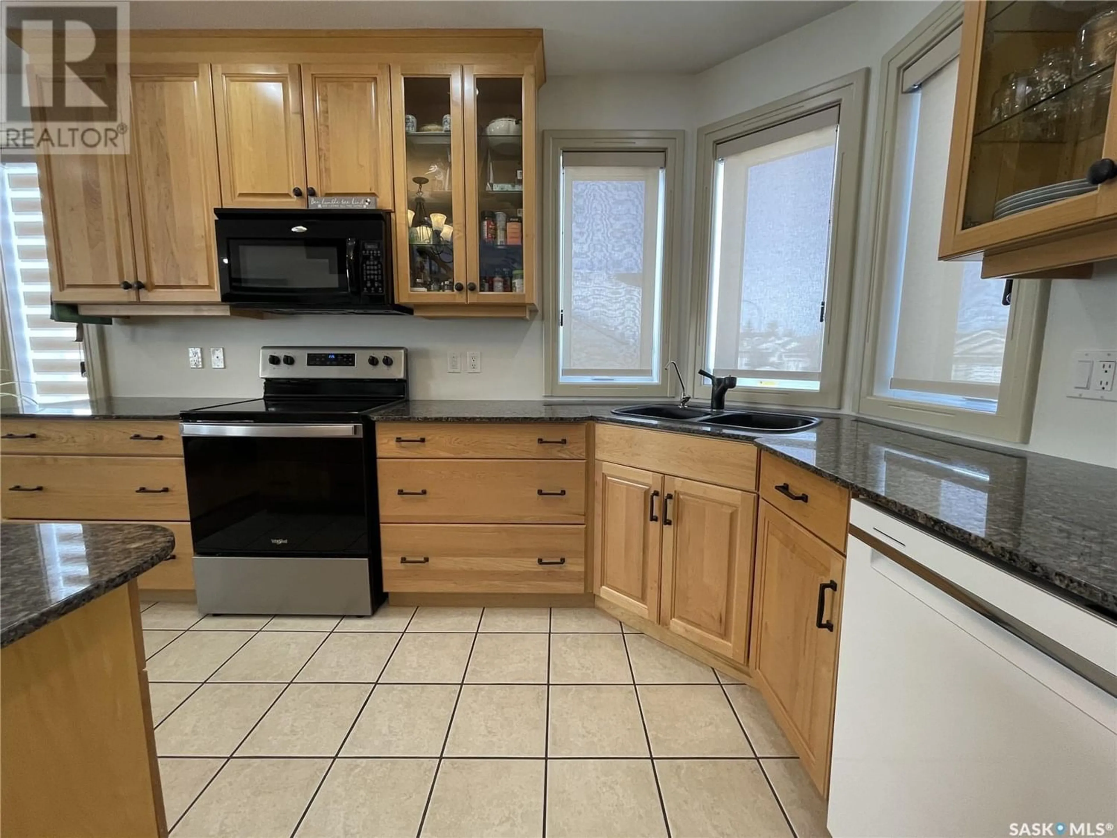 Standard kitchen for 64 Parklane DRIVE, Yorkton Saskatchewan S3N4B5