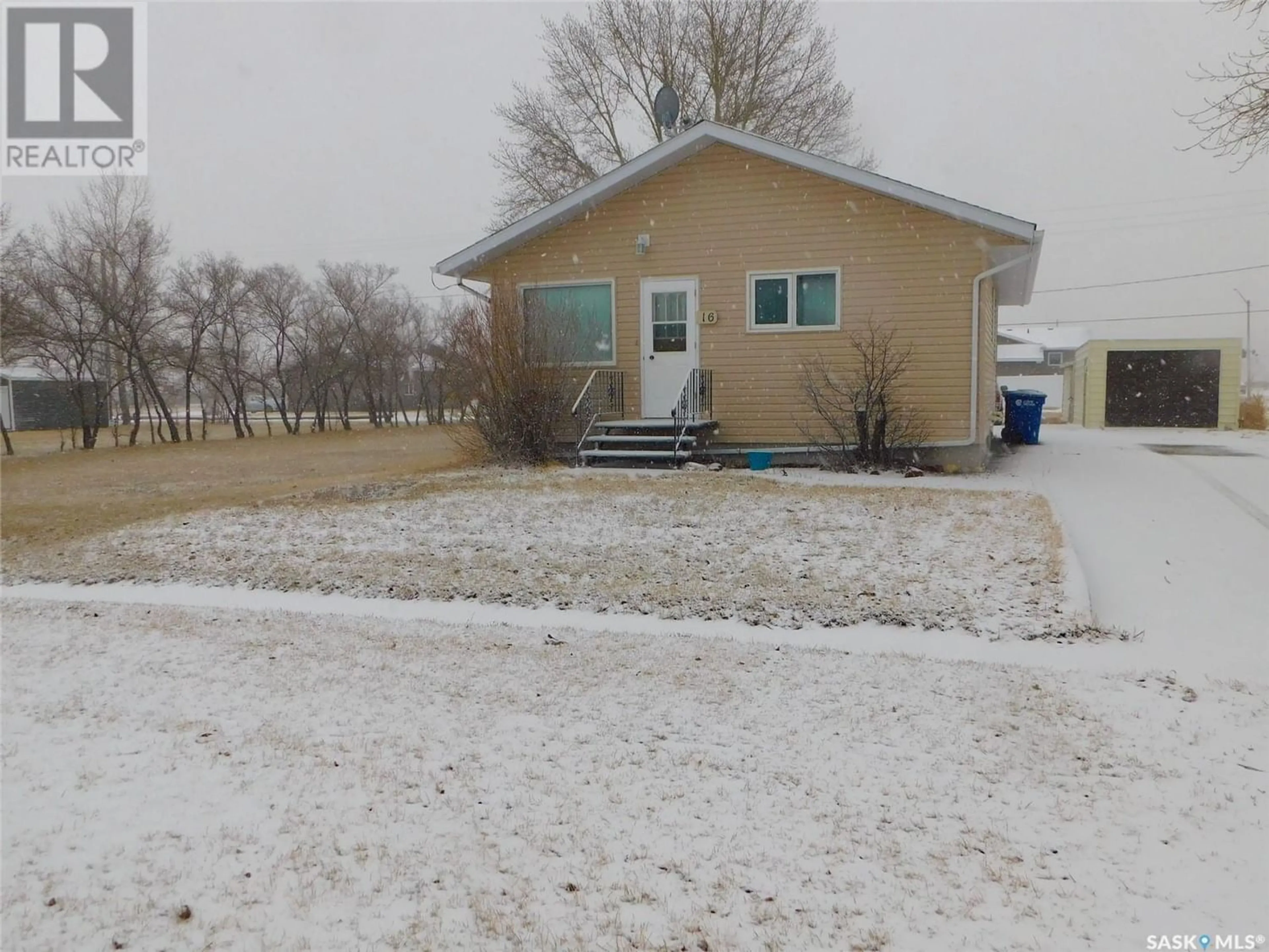 Home with unknown exterior material for 16 H AVENUE, Willow Bunch Saskatchewan S0H4K0