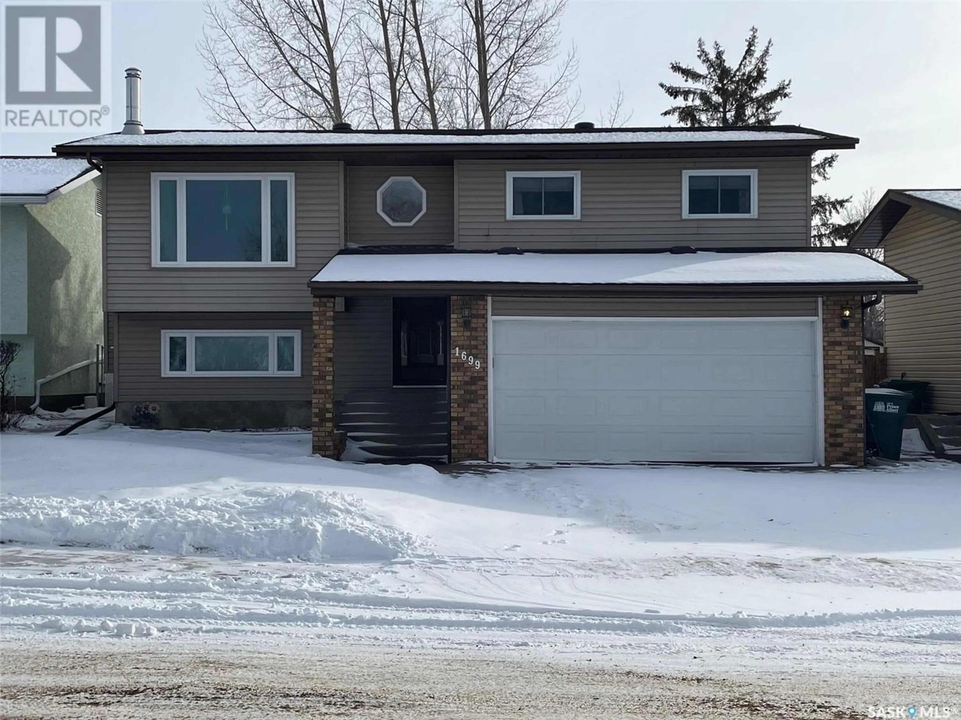 Home with stucco exterior material for 1699 Albright CRESCENT, Prince Albert Saskatchewan S6V7C3