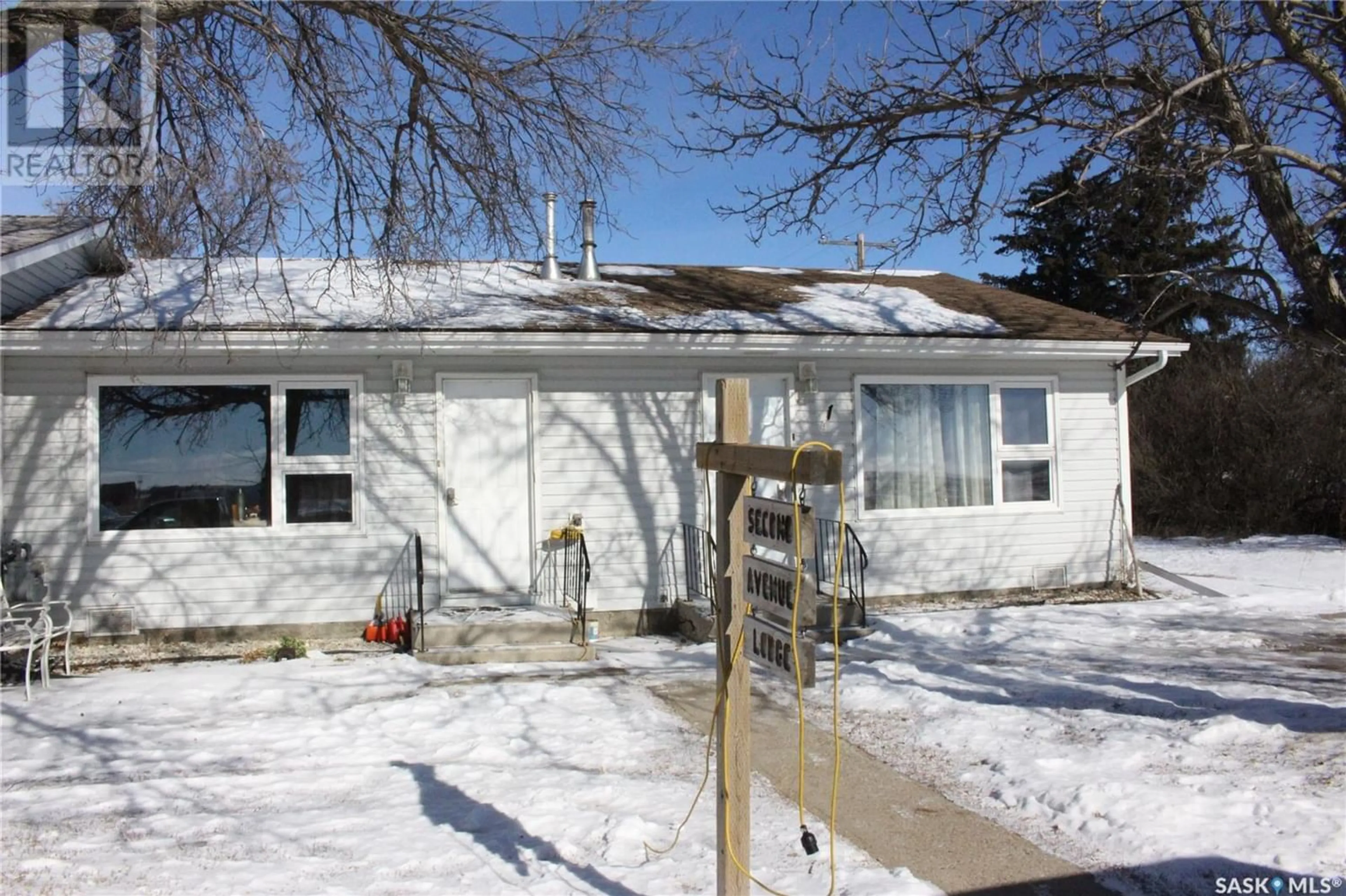 A pic from exterior of the house or condo for 113-115 2nd AVENUE NE, Hodgeville Saskatchewan S0H2B0