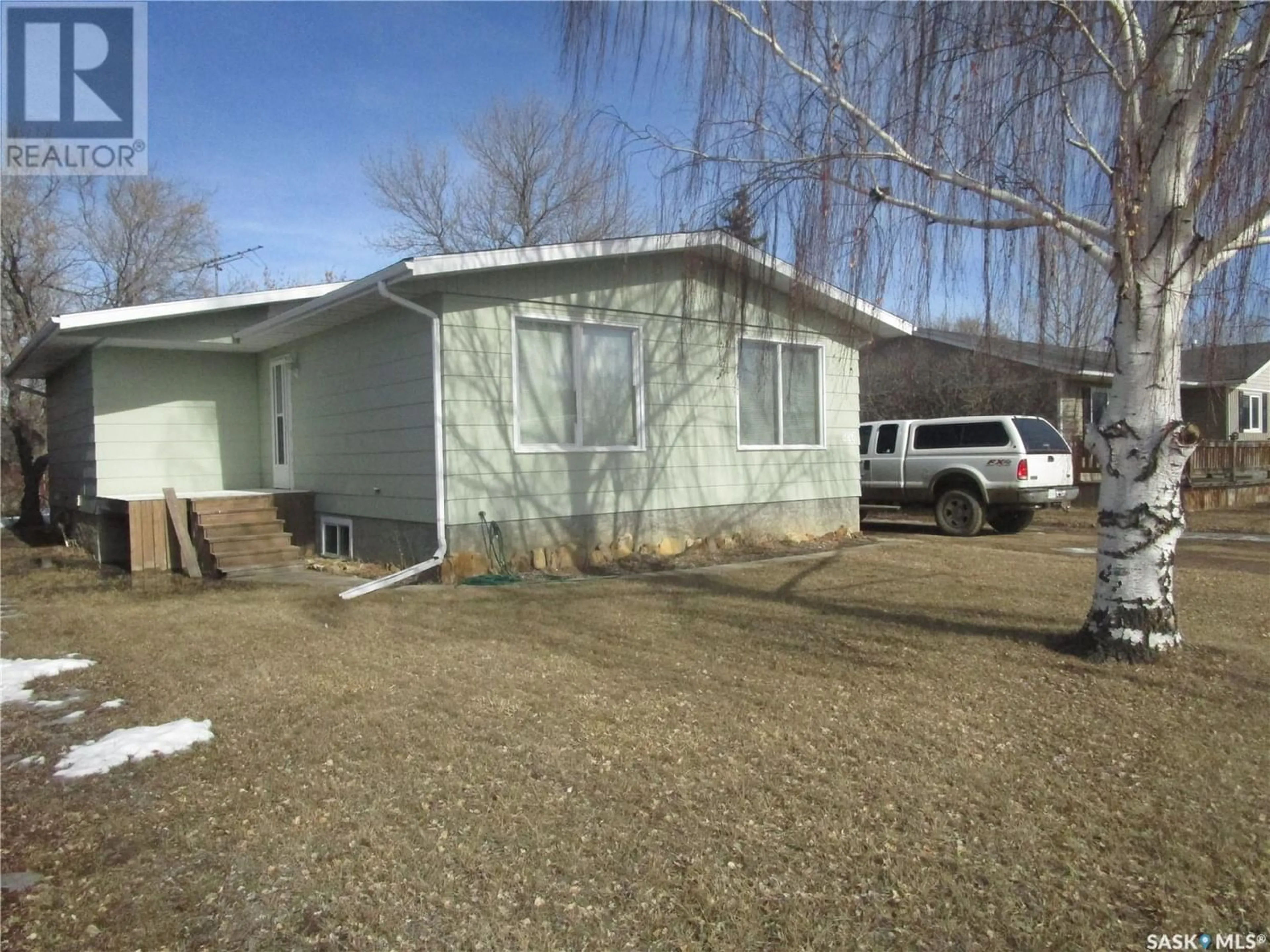 Frontside or backside of a home for 226 Westview DRIVE, Coronach Saskatchewan S0H0Z0