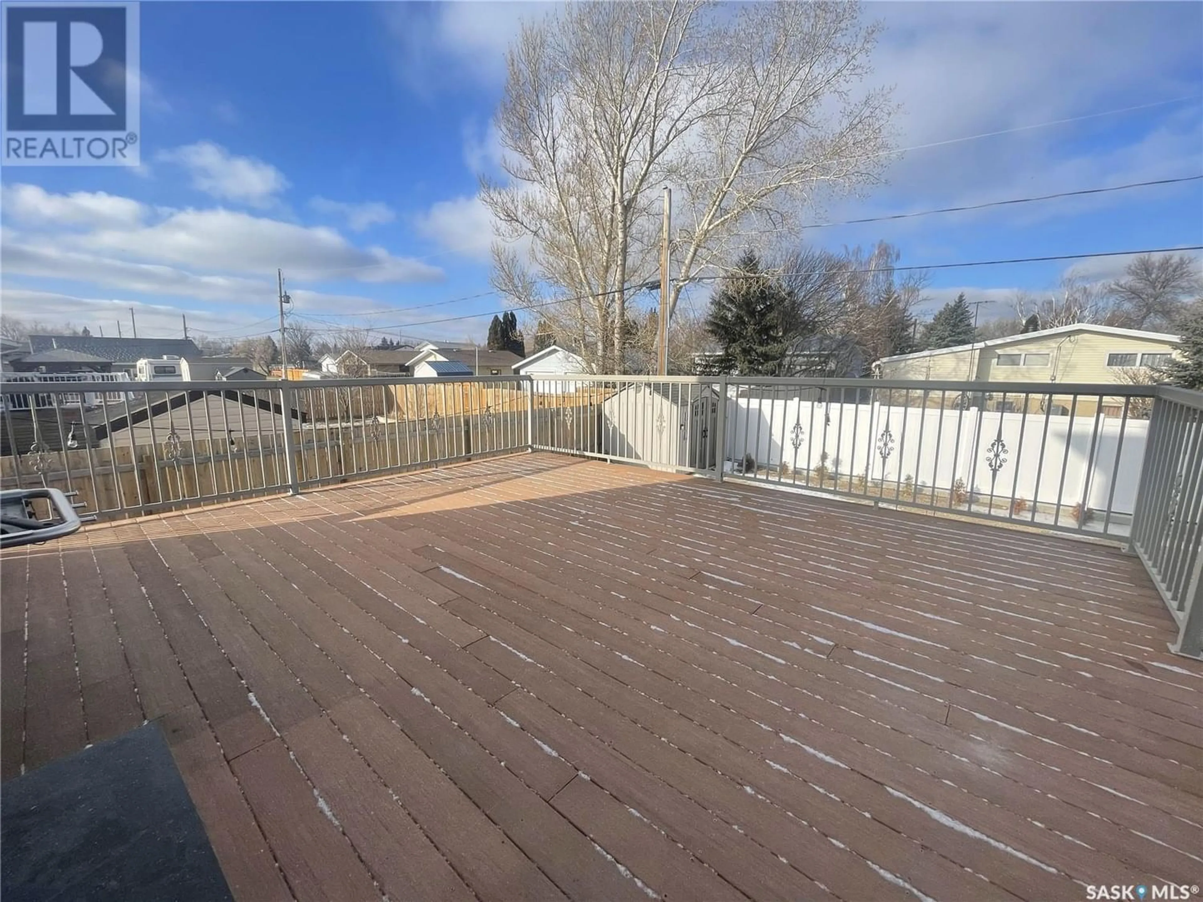 Fenced yard for 205 Lonsdale STREET, Maple Creek Saskatchewan S0N1N0