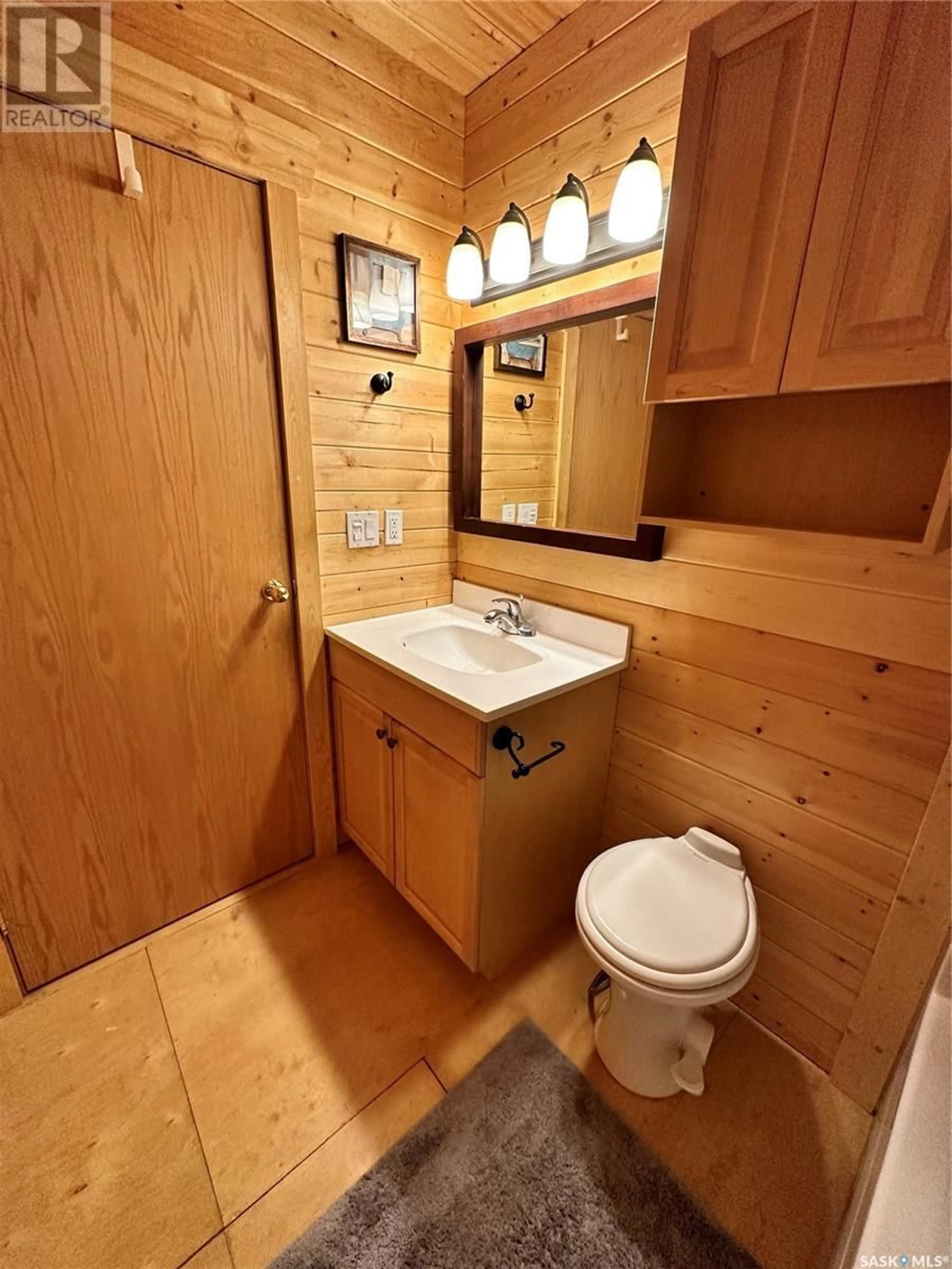 Standard bathroom for Meeting Lake RP Cabin, Meeting Lake Saskatchewan S0M2L0