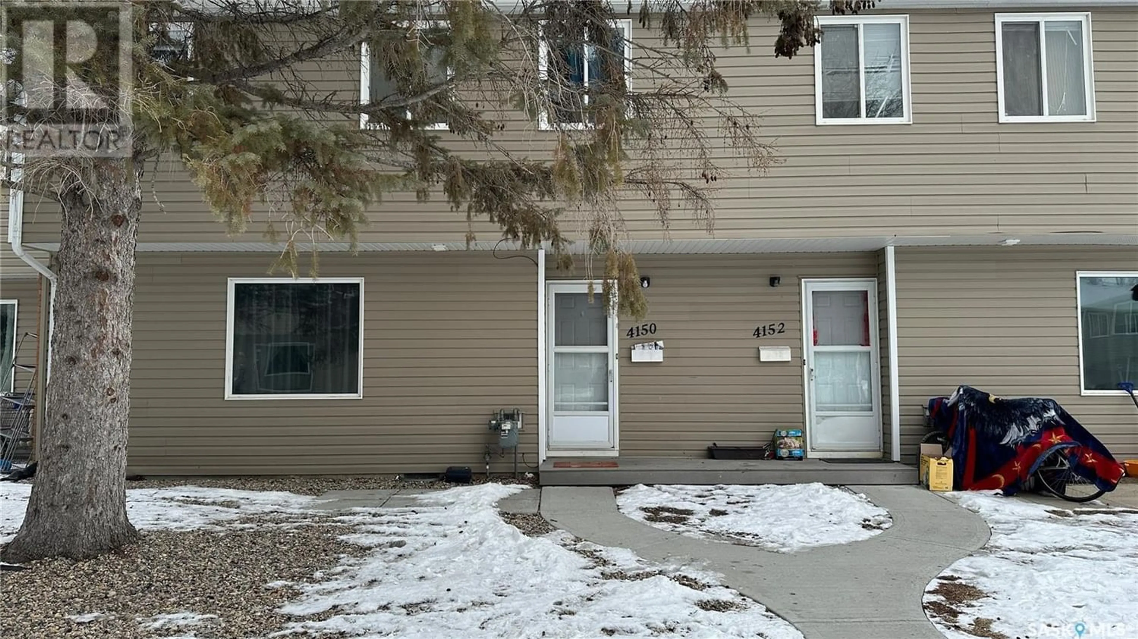 A pic from exterior of the house or condo for 4150 Castle ROAD, Regina Saskatchewan S4S6A4