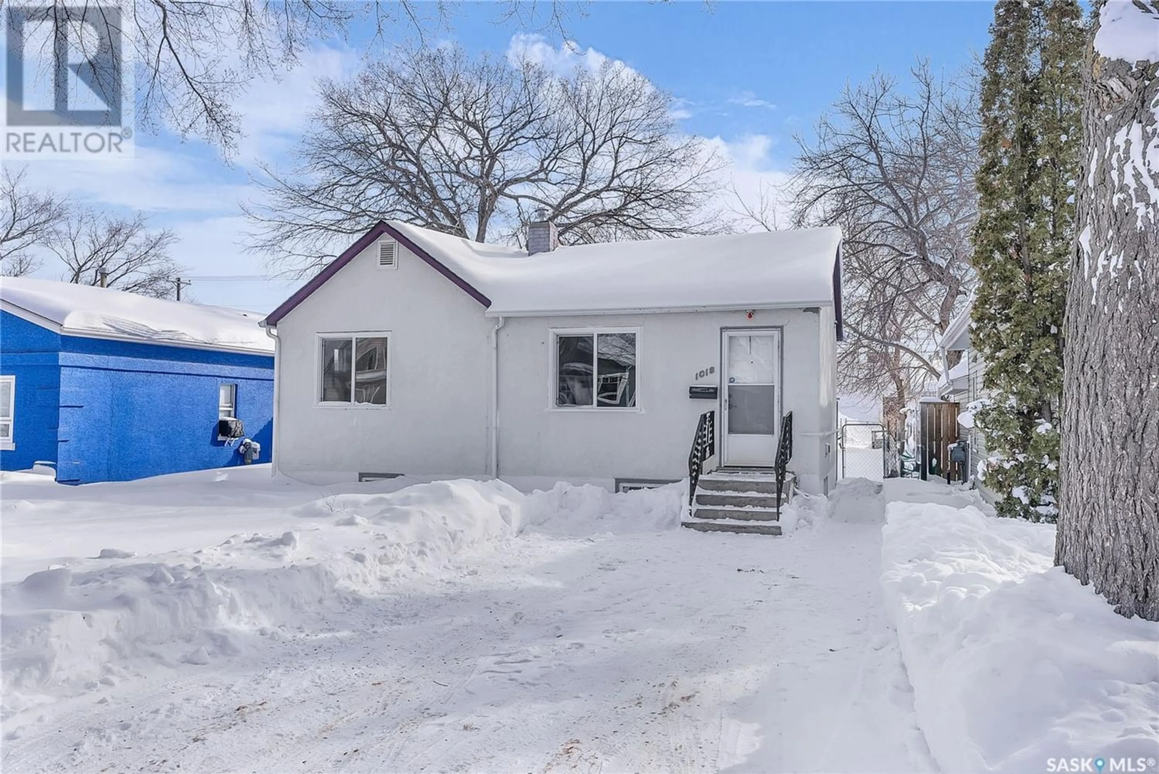 Frontside or backside of a home for 1018 9th STREET E, Saskatoon Saskatchewan S7H0N2