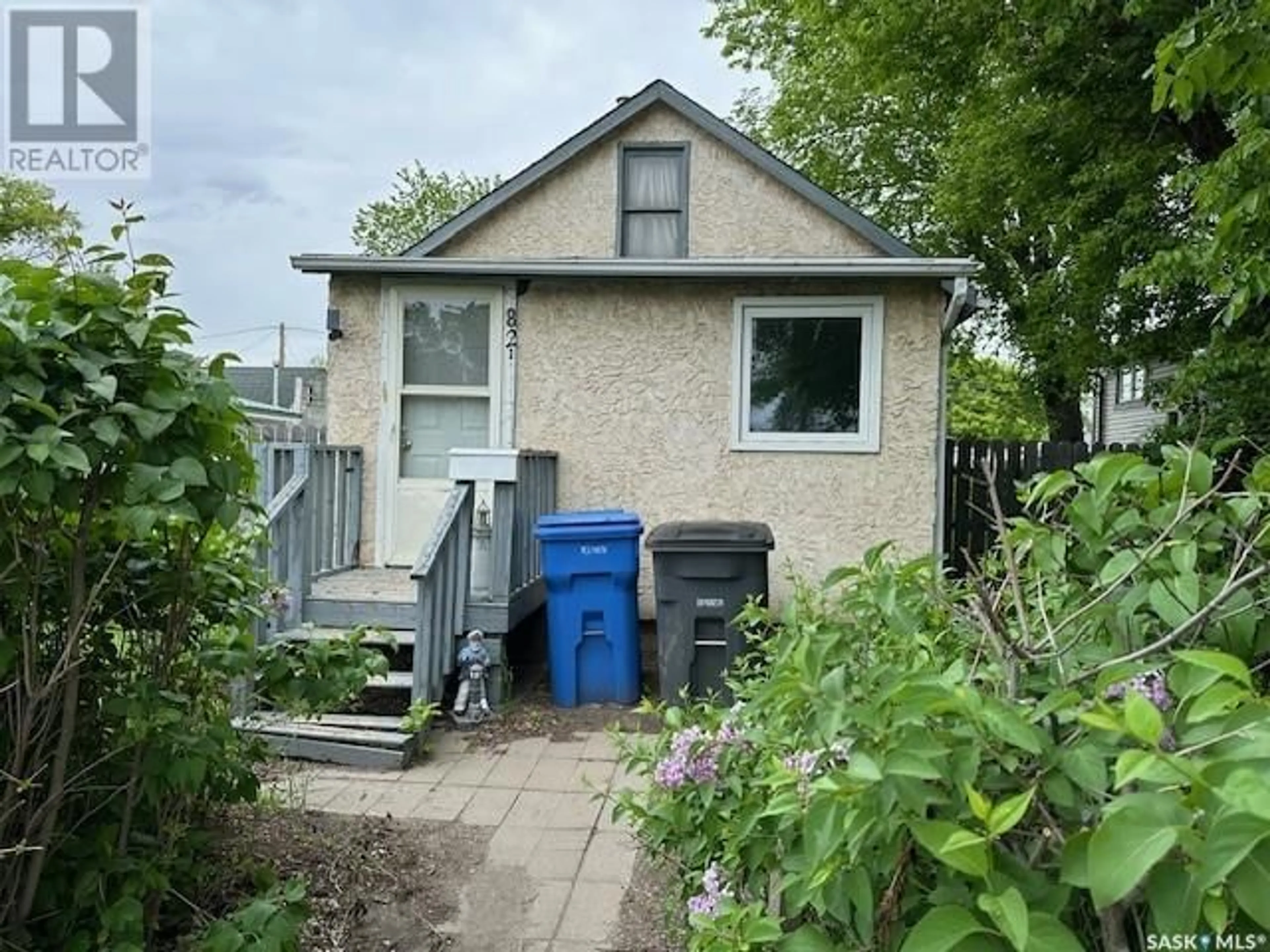 Frontside or backside of a home for 821 King STREET, Estevan Saskatchewan S4A1L2