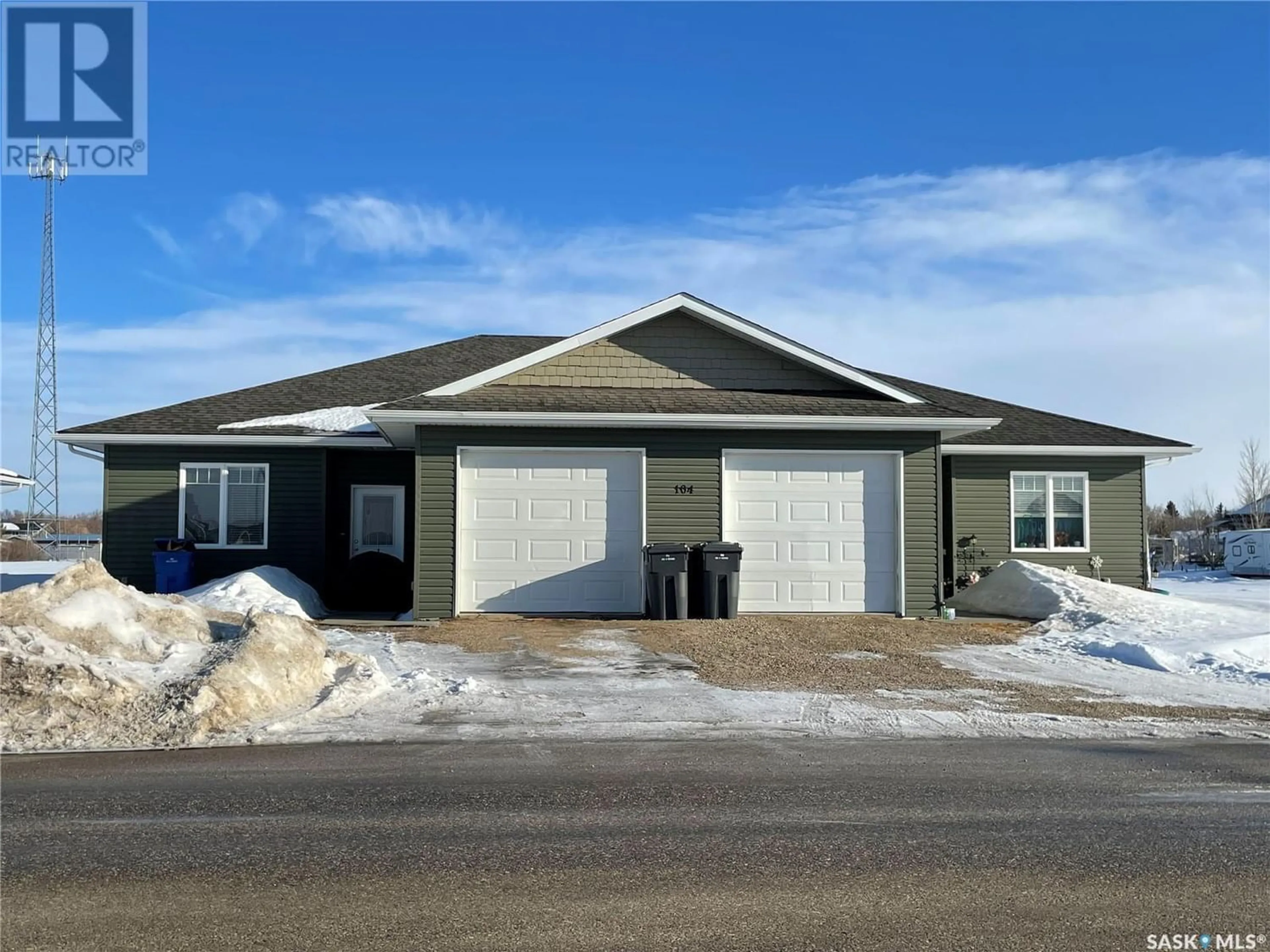 A pic from exterior of the house or condo for 104 Carlyle AVENUE, Carlyle Saskatchewan S0C0R0