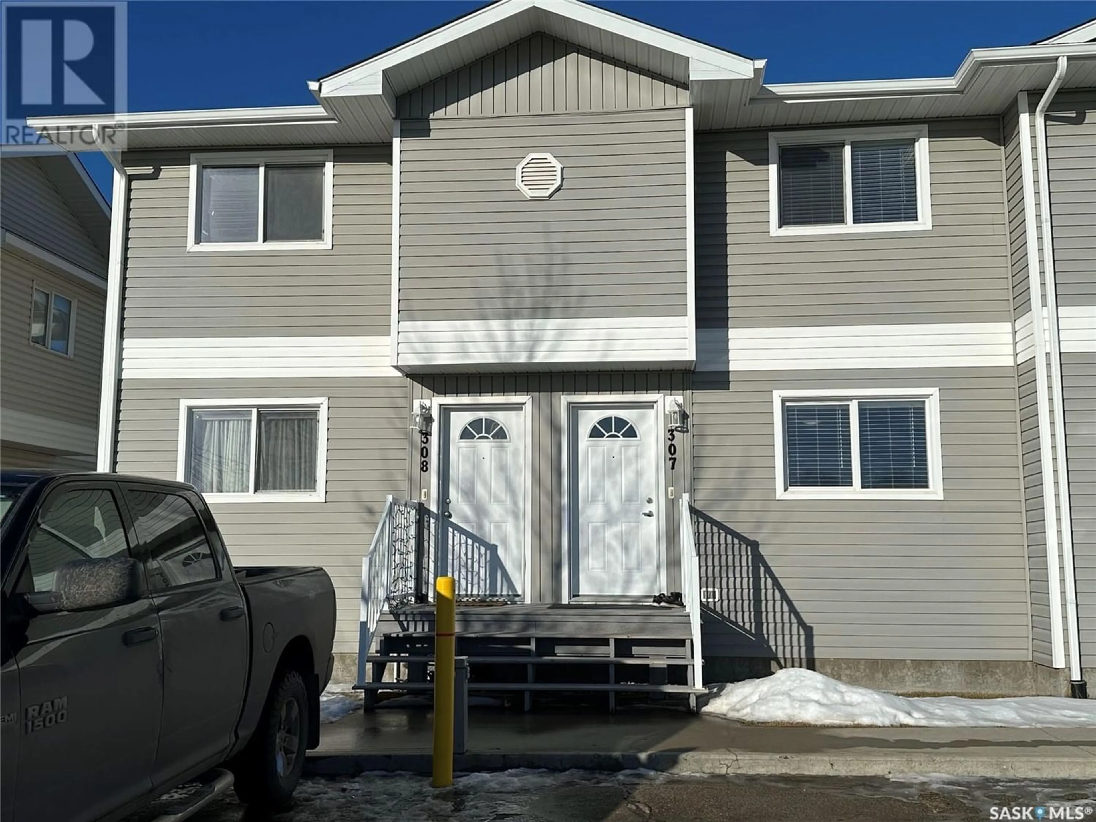 A pic from exterior of the house or condo for 307 851 Chester ROAD, Moose Jaw Saskatchewan S6J0A4