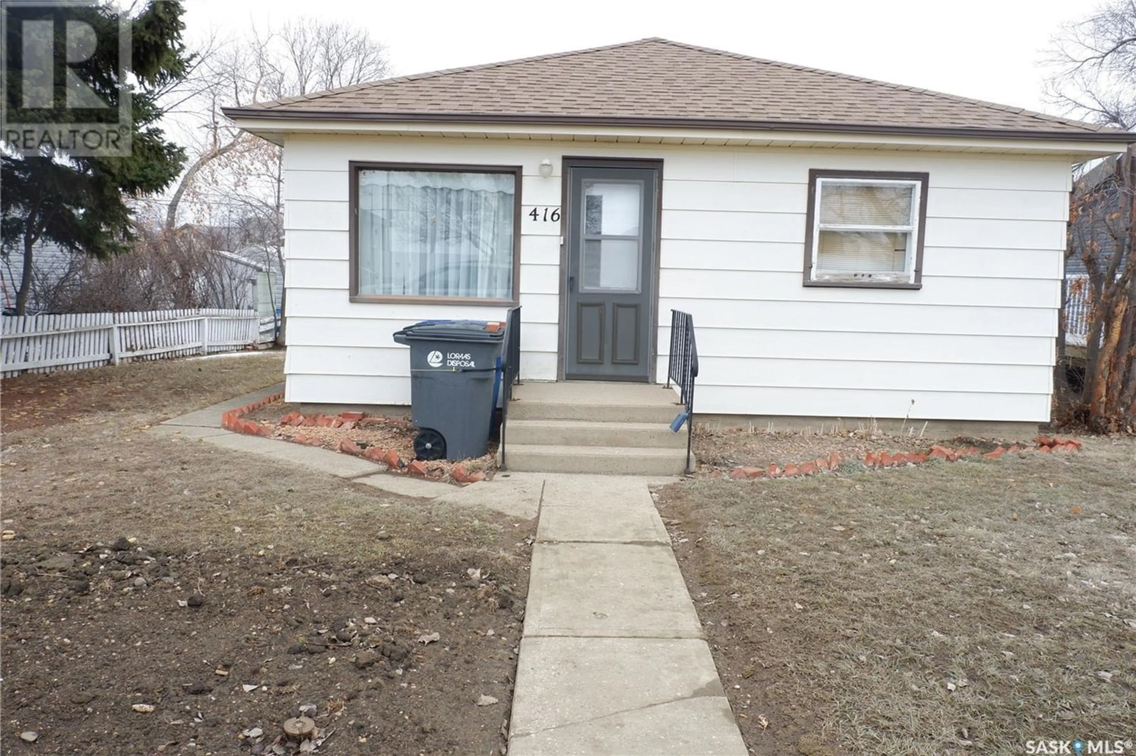 Frontside or backside of a home for 416 6th AVENUE W, Assiniboia Saskatchewan S0H0B0