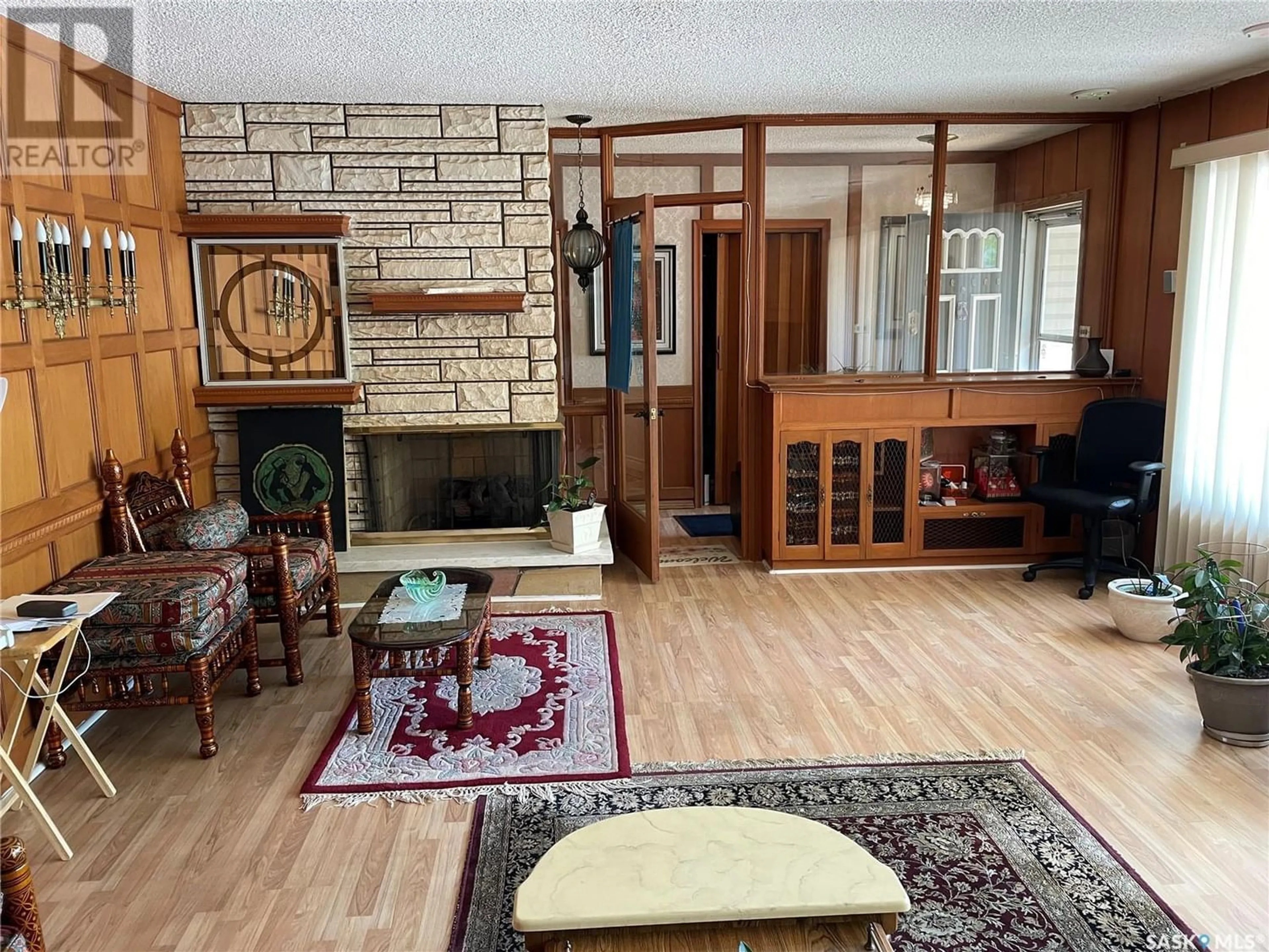 Living room for 2824 Quinn DRIVE, Regina Saskatchewan S4P2W1