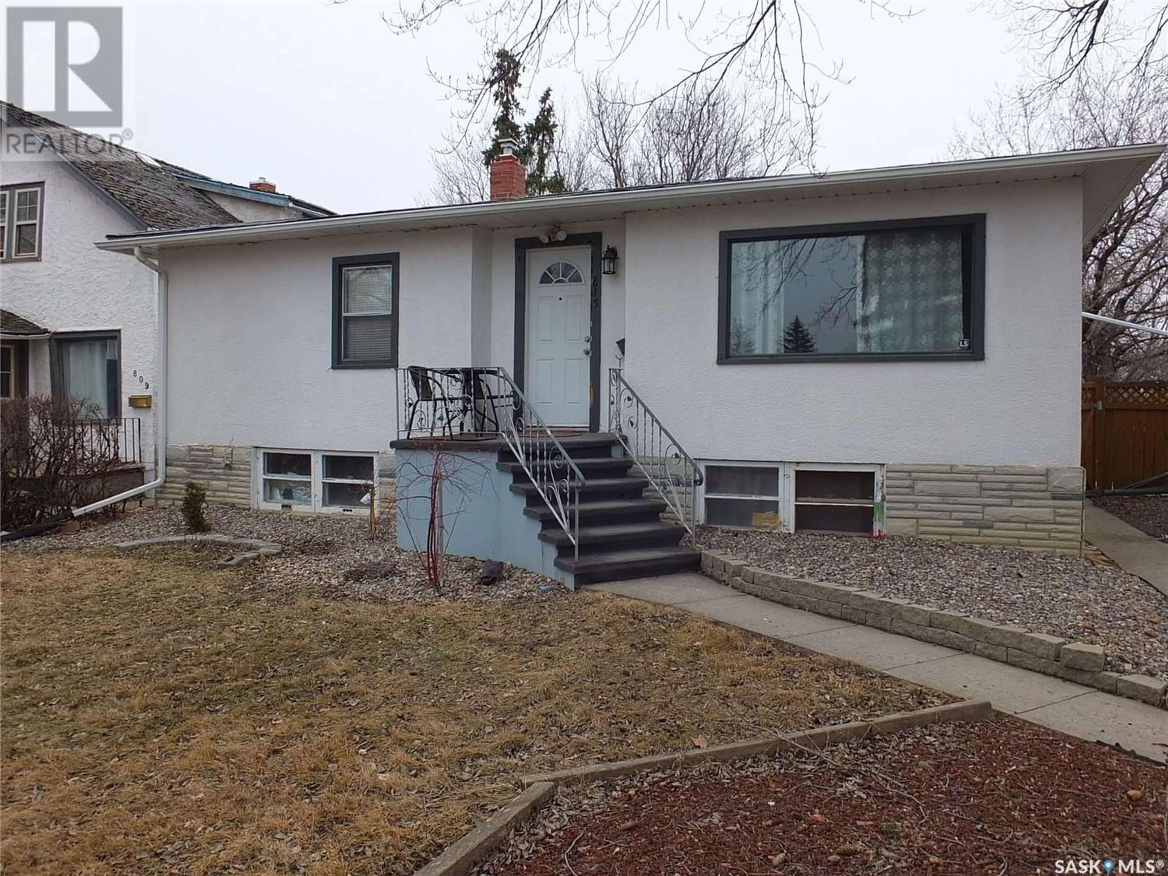 Frontside or backside of a home for 815 Rae STREET, Regina Saskatchewan S4T2B3
