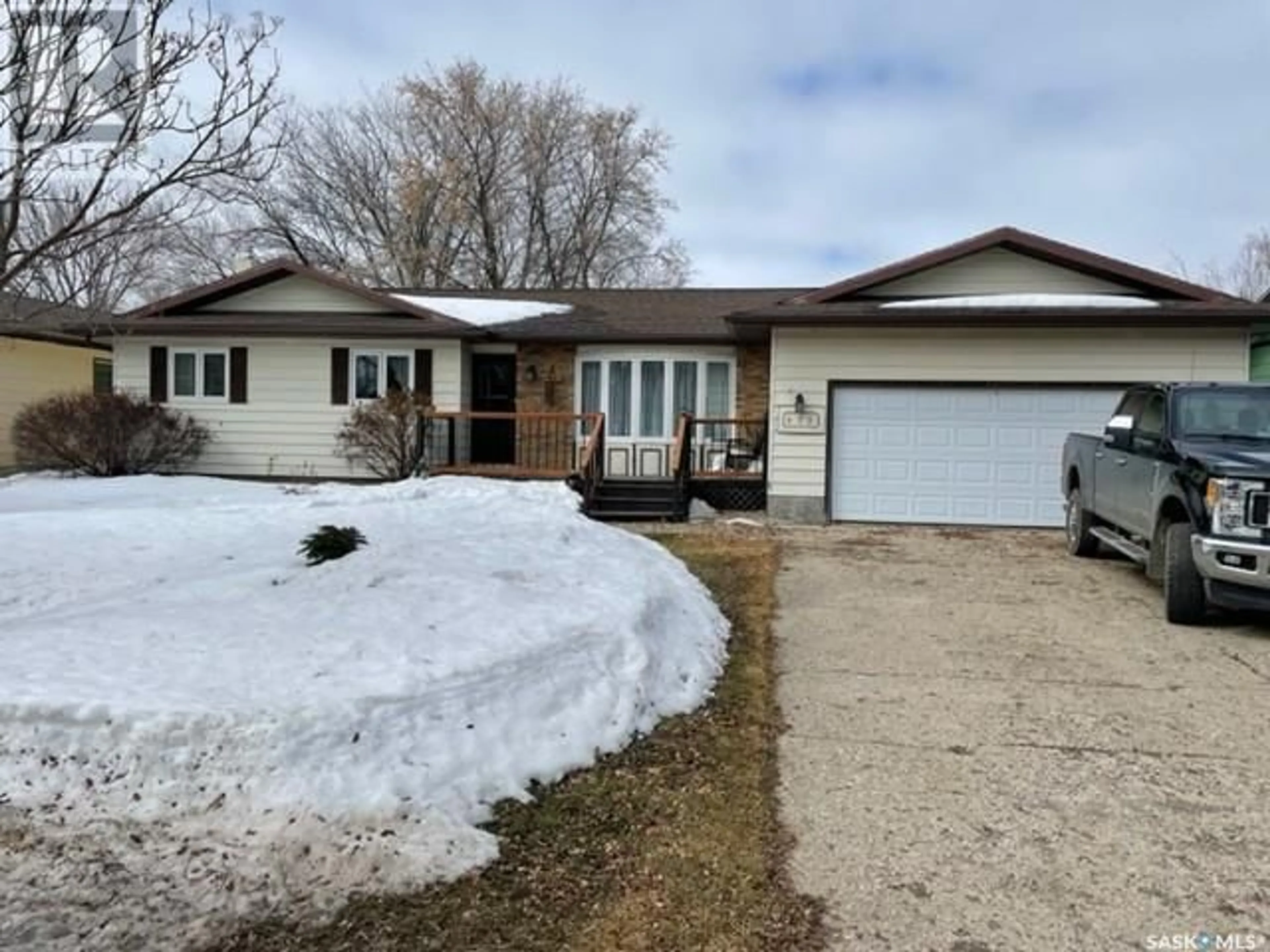 Frontside or backside of a home for 633 Mary STREET, Canora Saskatchewan S0A0L0
