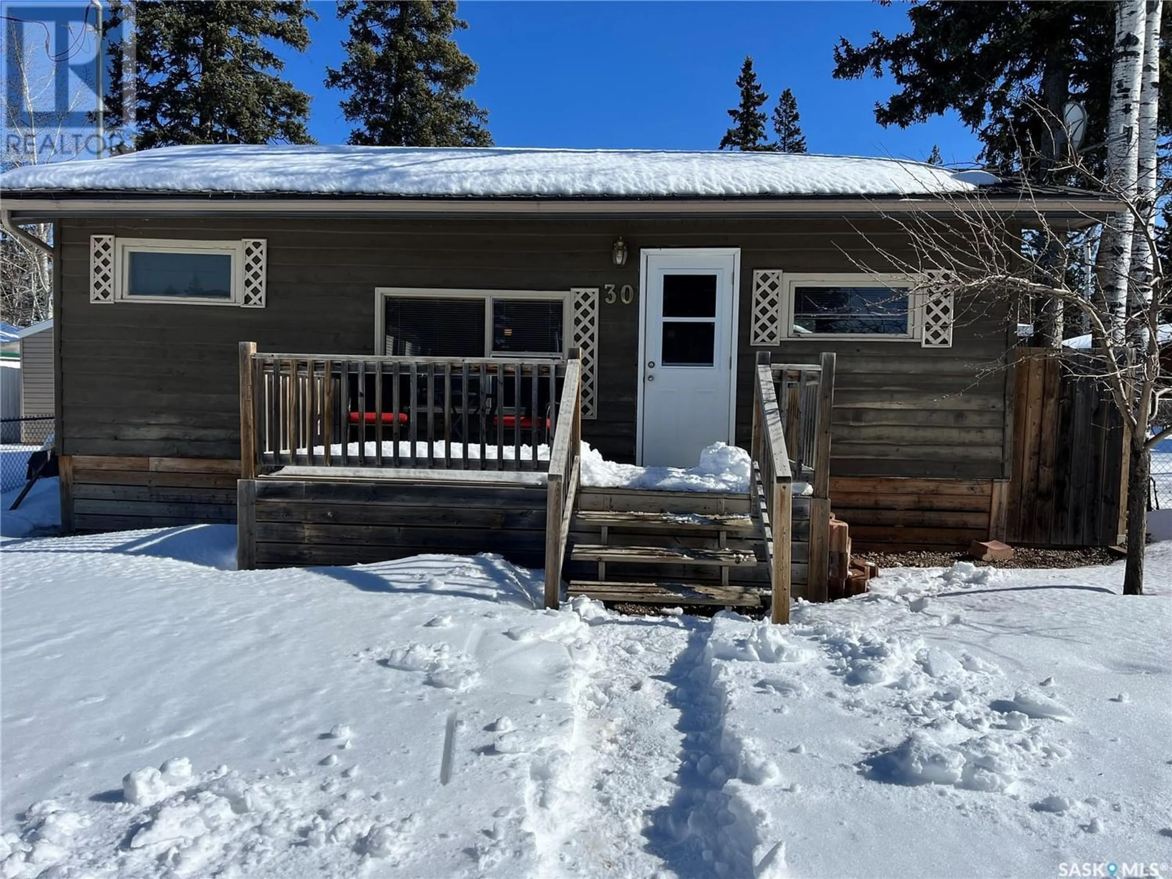 Cottage for 30 6th STREET, Emma Lake Saskatchewan S0J0N0