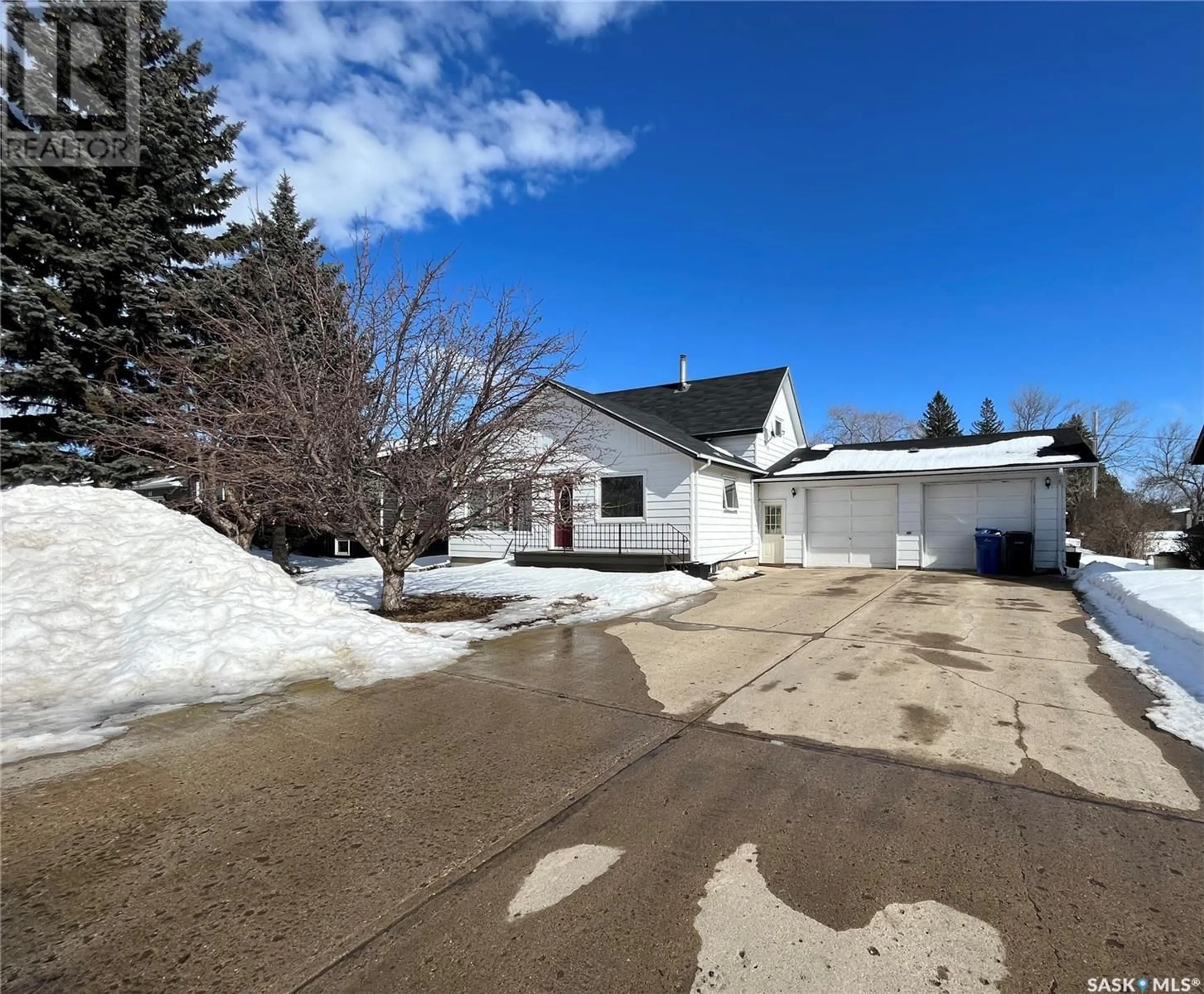 Frontside or backside of a home for 44 Wauchope STREET, Redvers Saskatchewan S0C2H0