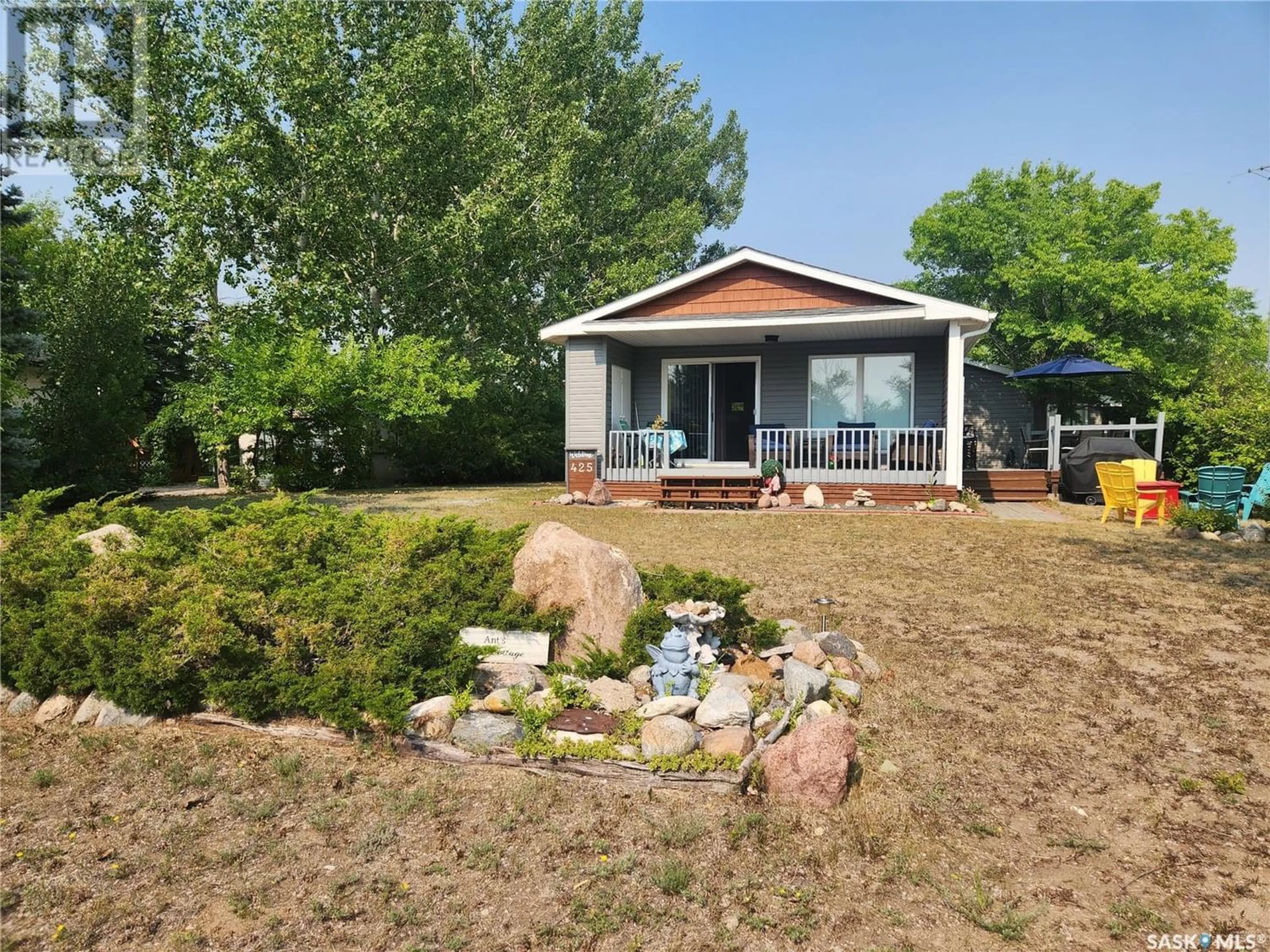 Cottage for 425 Mistusinne CRESCENT, Mistusinne Saskatchewan S0H1J0