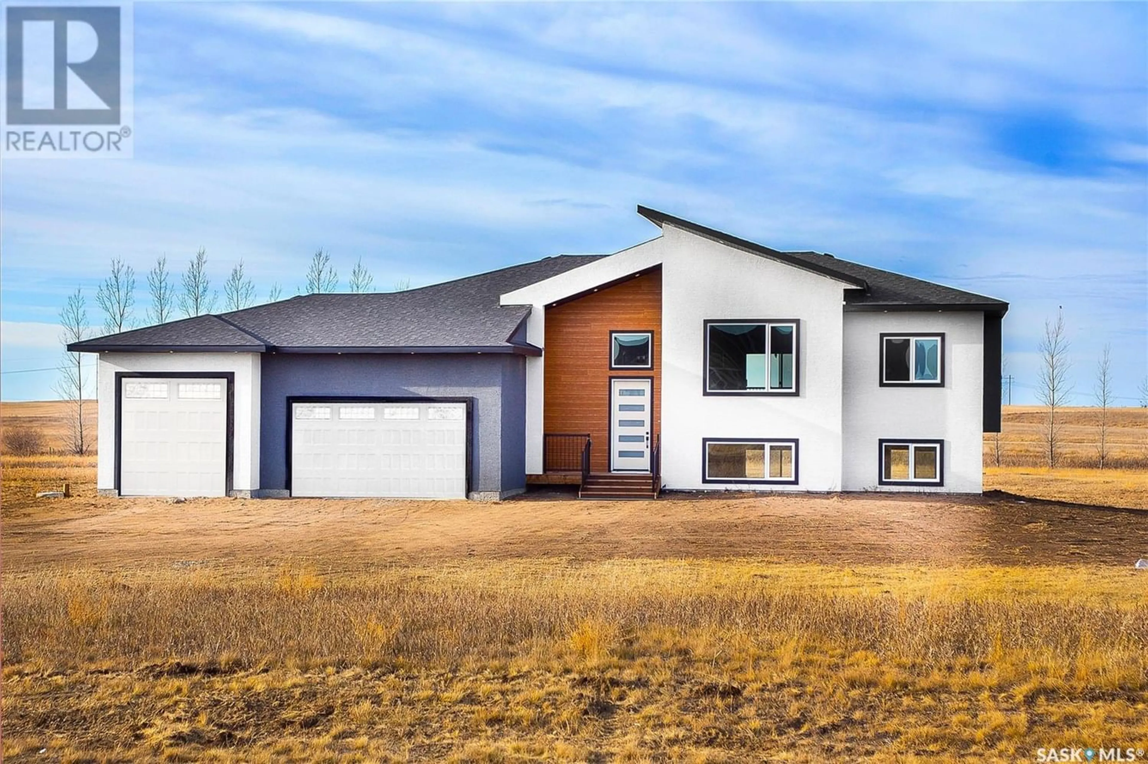 Frontside or backside of a home for 5 Pheasant Meadows CRESCENT, Dundurn Rm No. 314 Saskatchewan S7C0C2