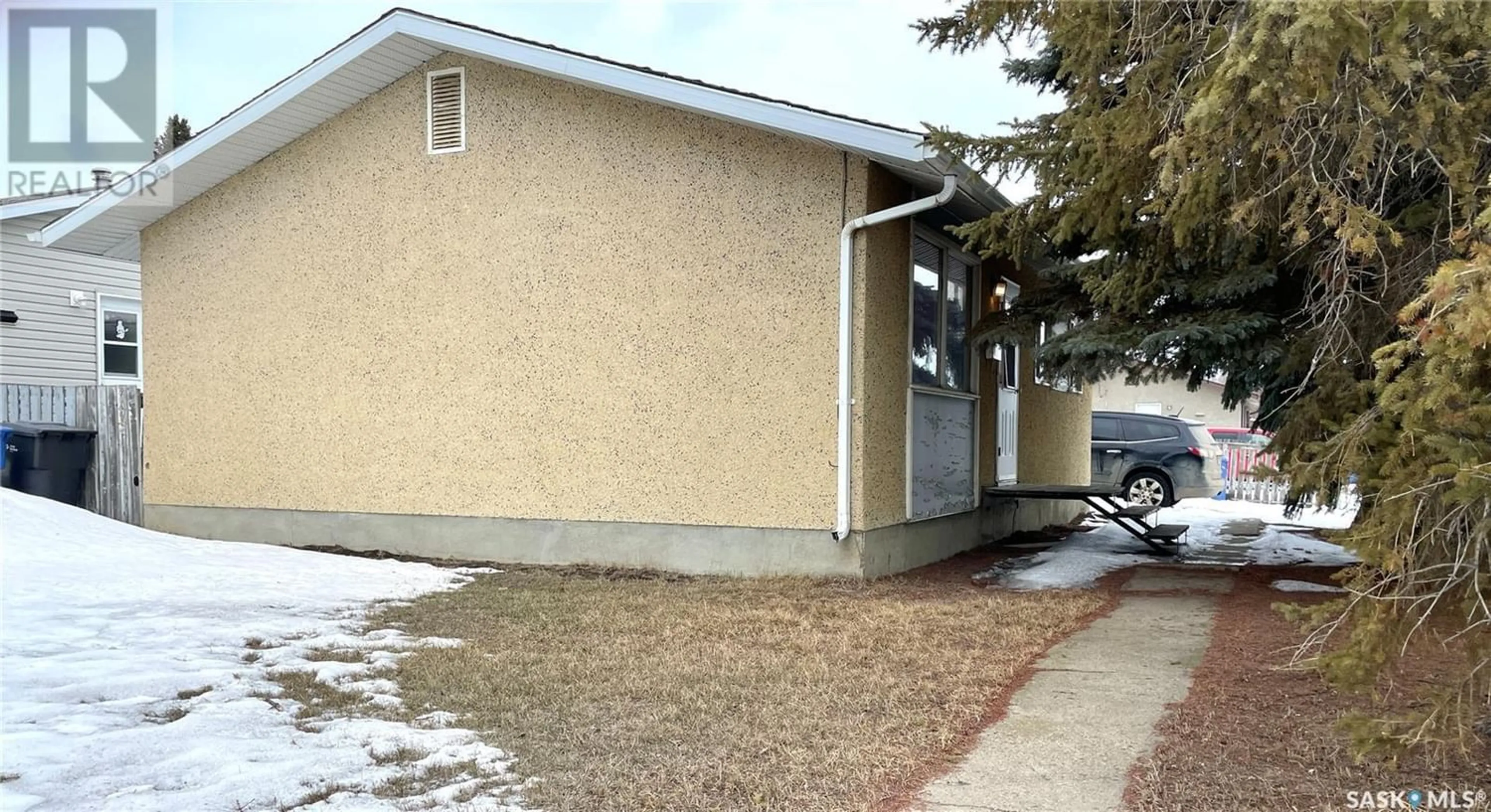 Outside view for 11315 8th AVENUE, North Battleford Saskatchewan S9A2N6