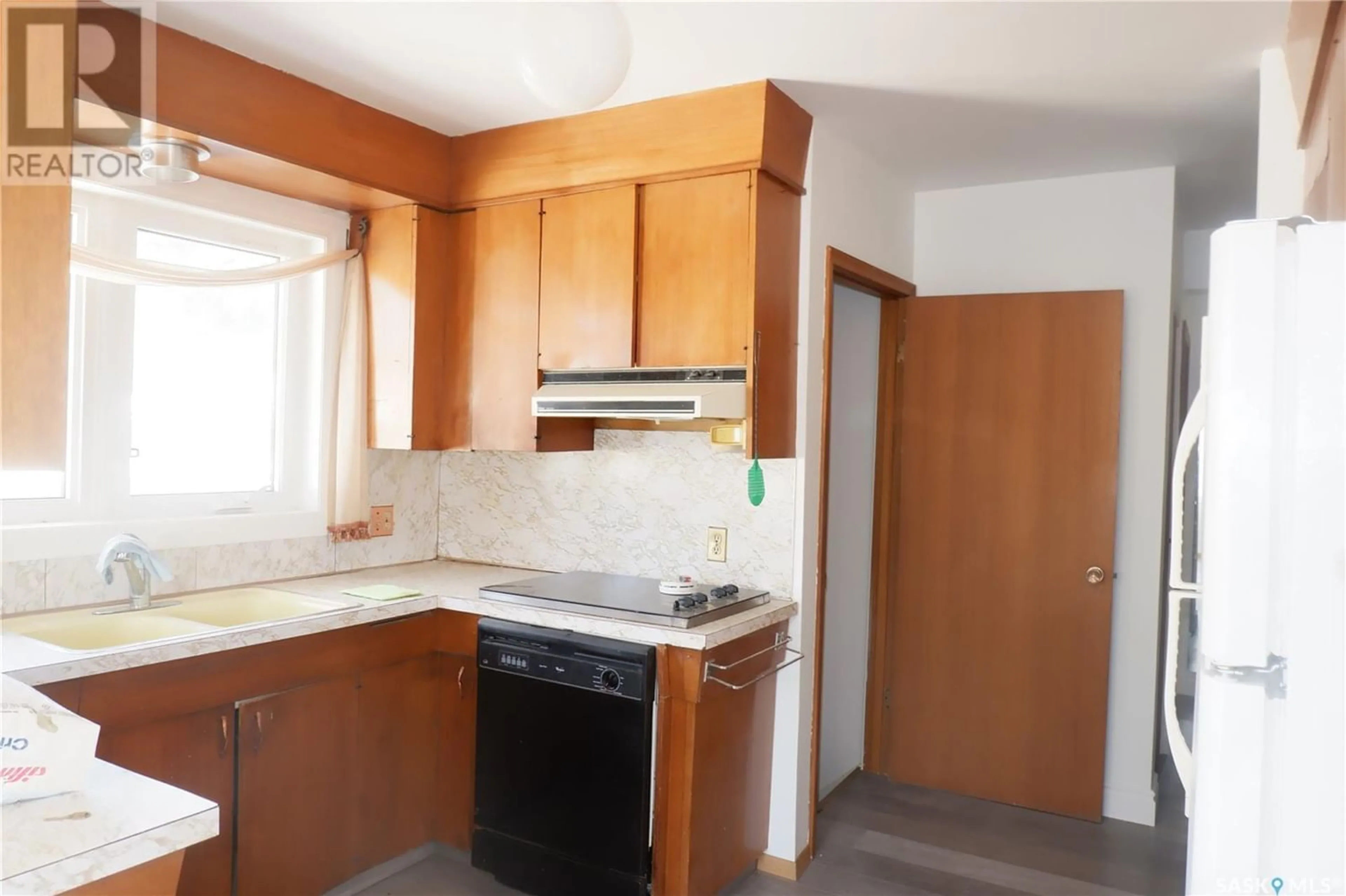 Standard kitchen for 100 Wood CRESCENT, Assiniboia Saskatchewan S0H0B0