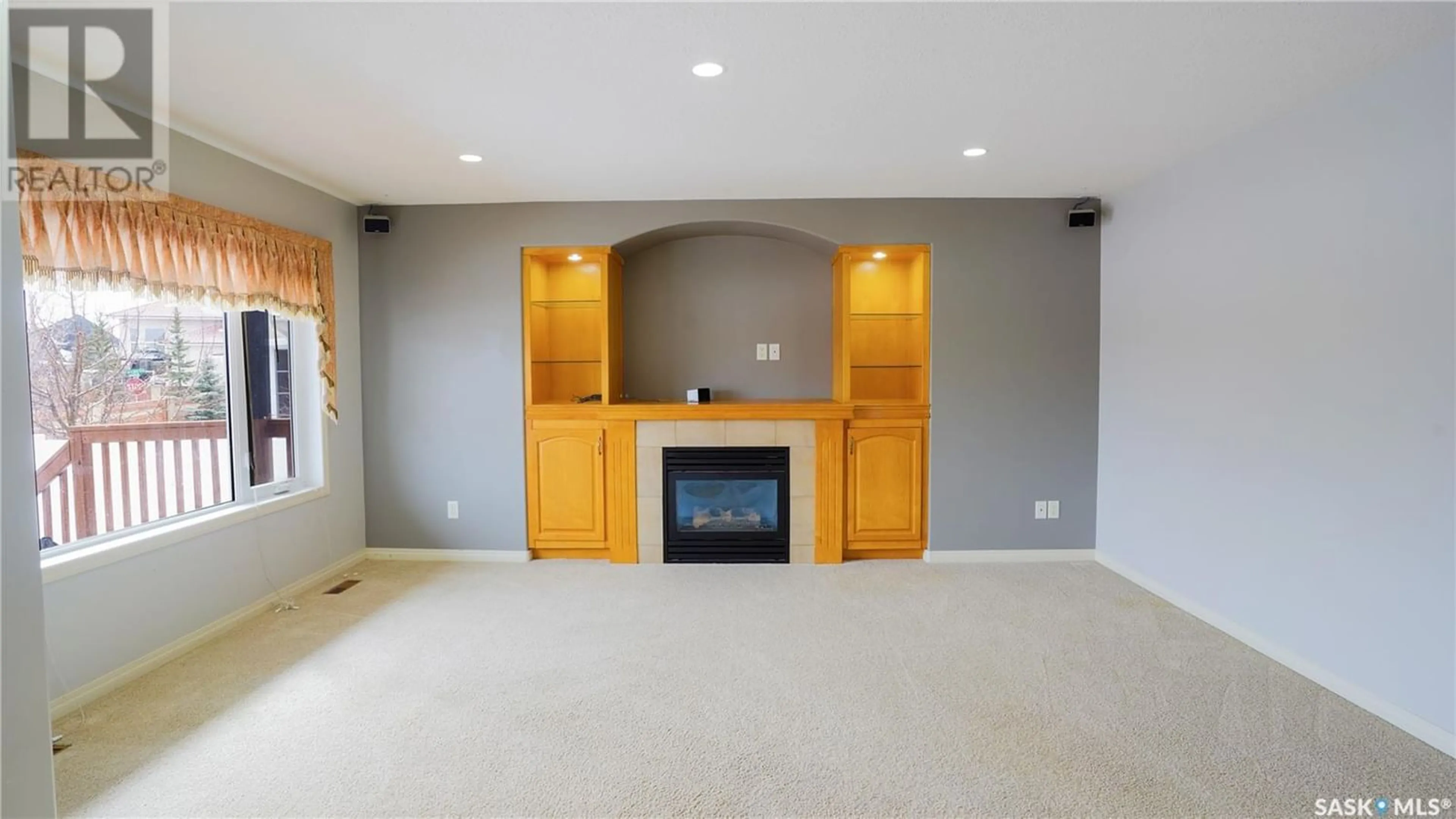 Living room for 7138 Wascana Cove DRIVE, Regina Saskatchewan S4V3G1