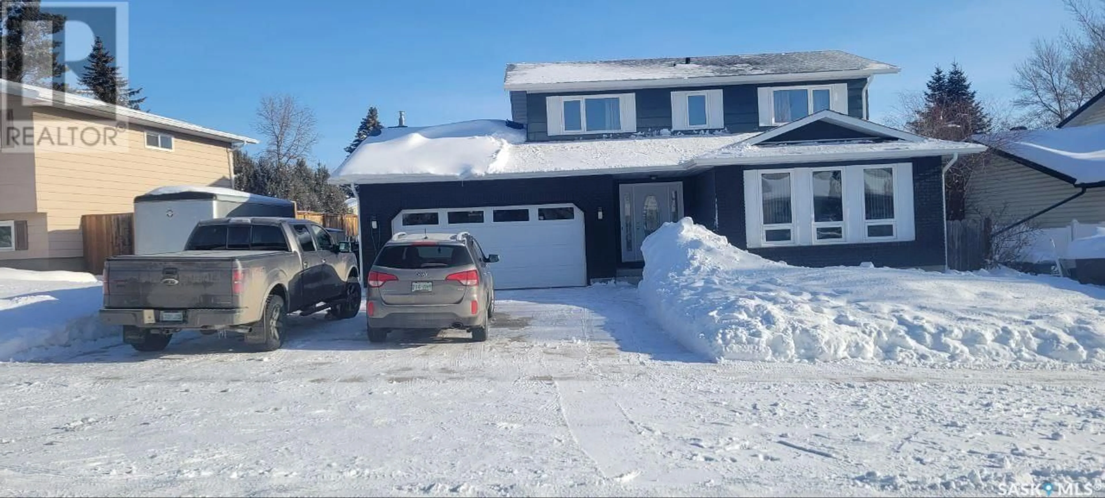 A pic from exterior of the house or condo for 206 Penryn CRESCENT, Saskatoon Saskatchewan S7H5G6