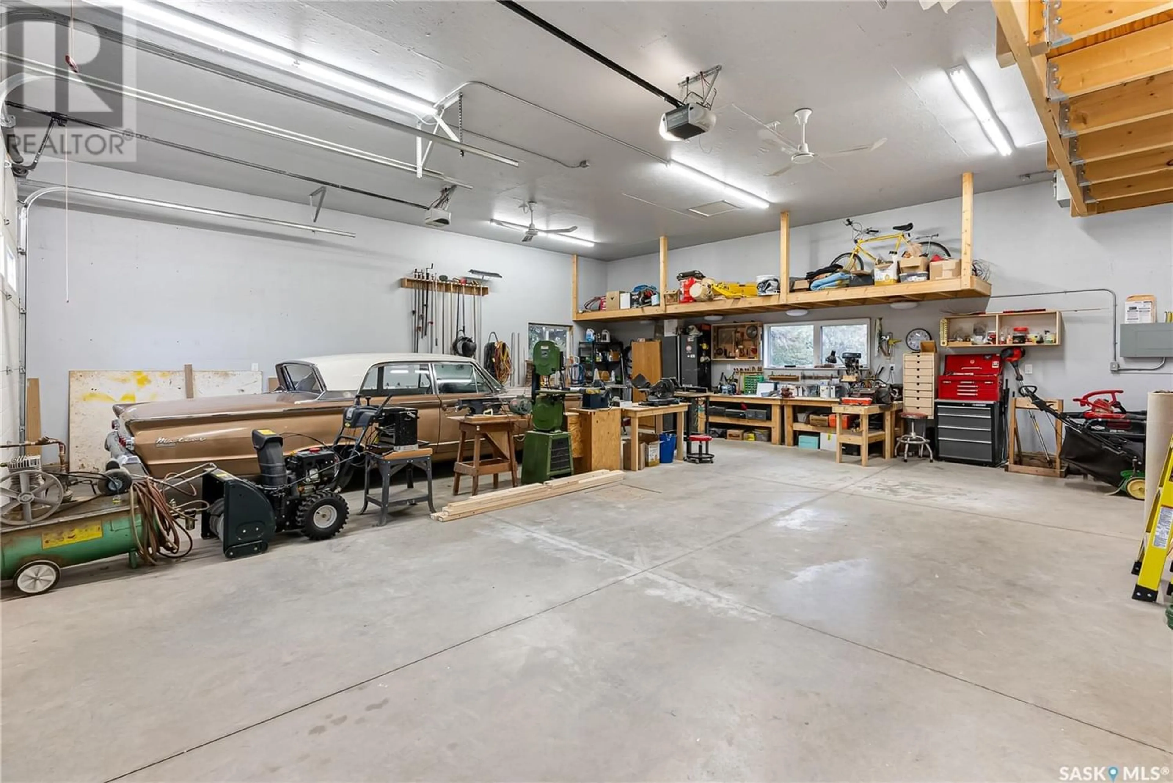 Indoor garage for 312 6th AVENUE W, Watrous Saskatchewan S0K4T0