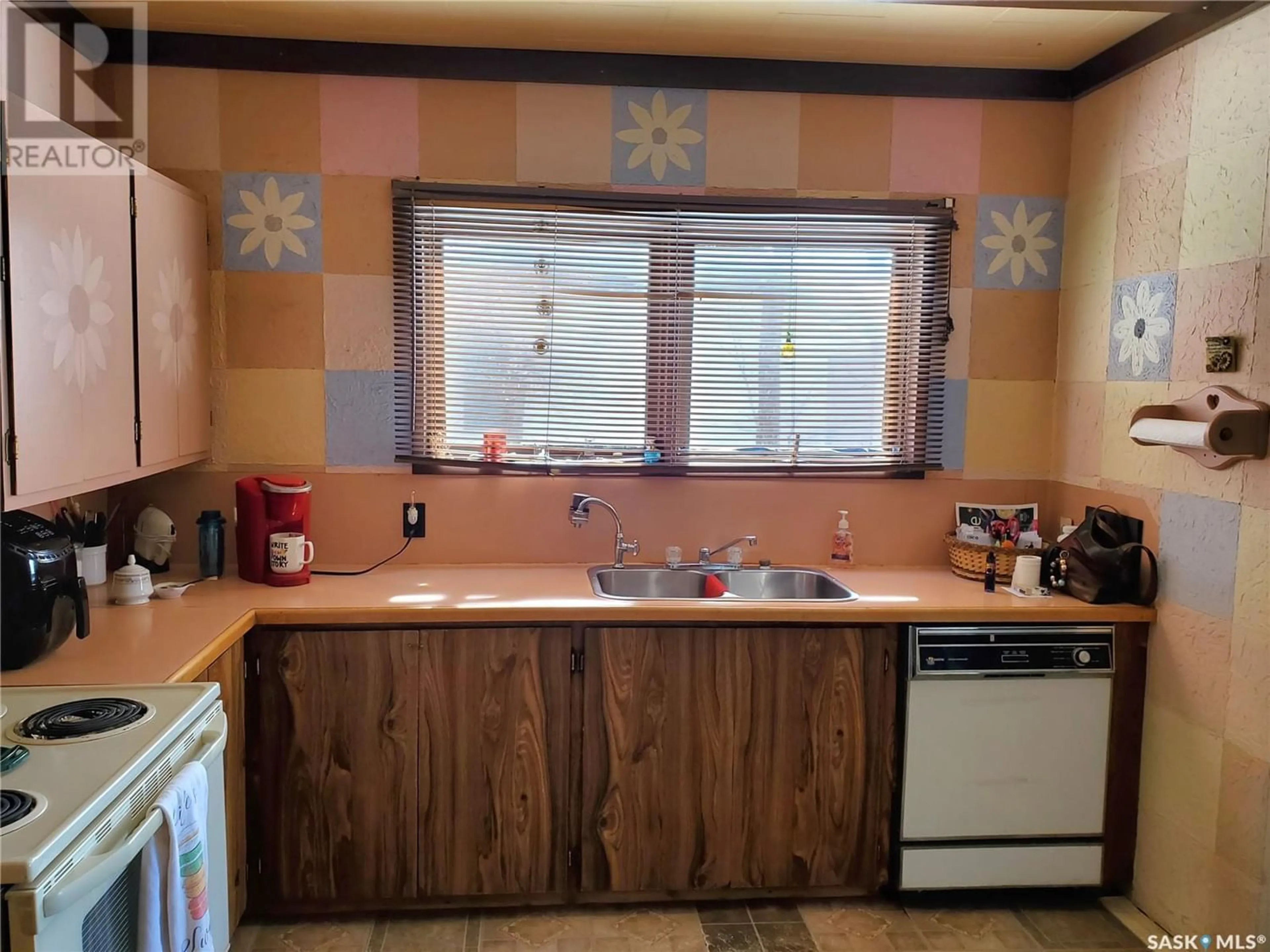 Kitchen for 321 1st STREET W, Ponteix Saskatchewan S0N1Z0