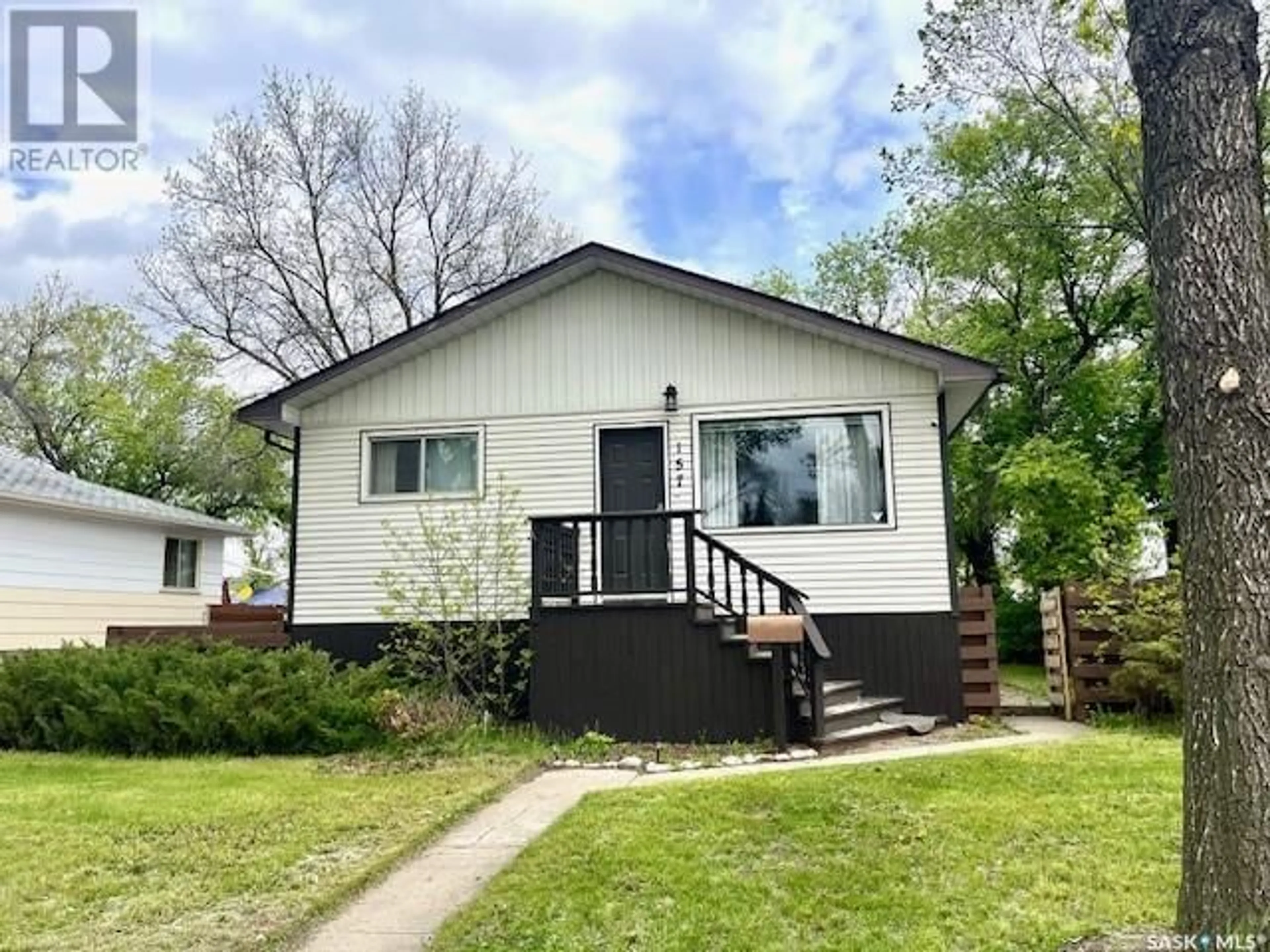 Frontside or backside of a home for 157 2nd AVENUE SE, Swift Current Saskatchewan S9H3J1