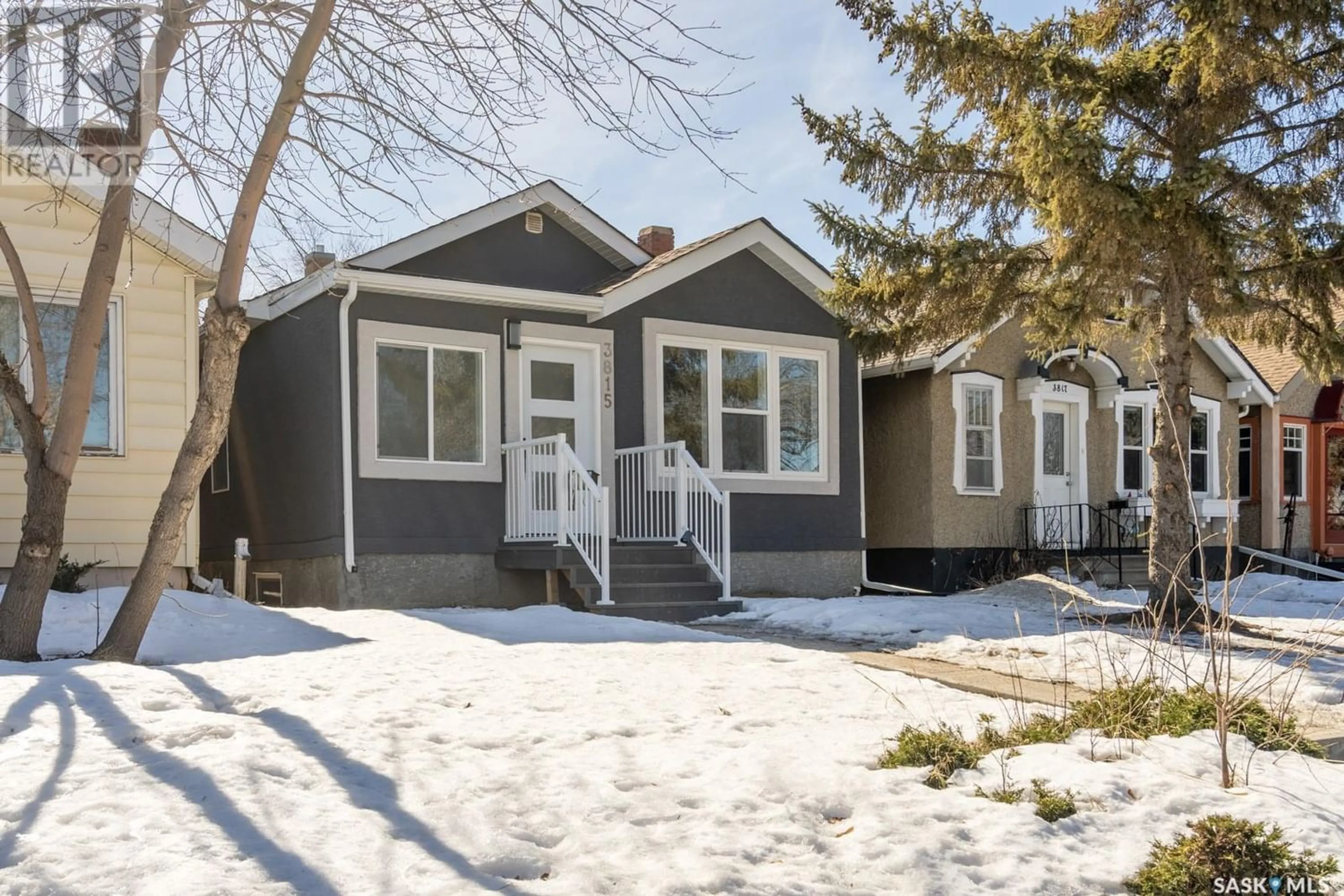 Frontside or backside of a home for 3815 Victoria AVENUE, Regina Saskatchewan S4T1M6